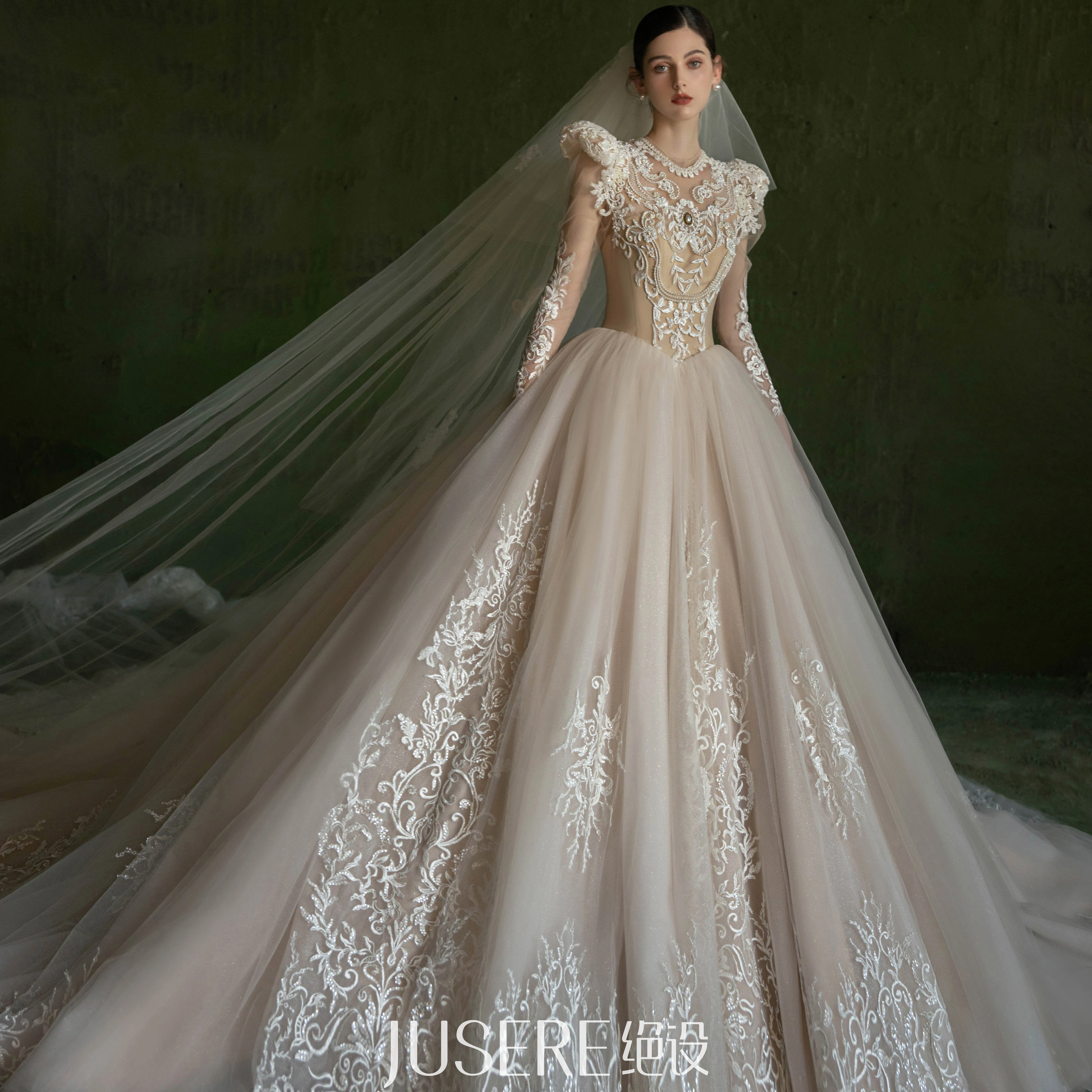 Luxury new collection  long sleeves beautiful lace pearls beads ball gown wedding dress royal bridal gown