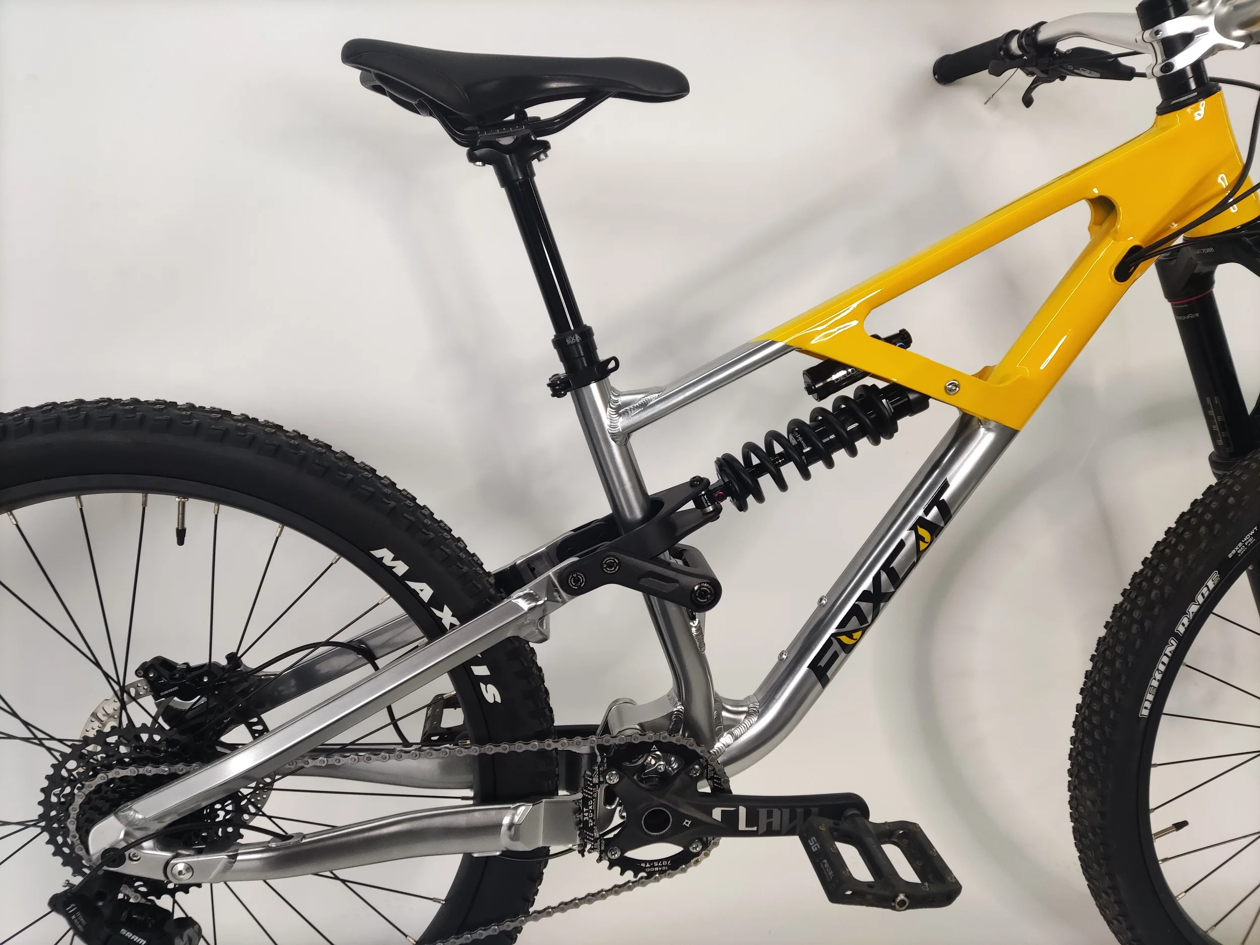 Outroad Fat Tire Mountain Bike with 27.5 29 inch Wheels  21 Speed Front Suspension Anti-Slip Bikes