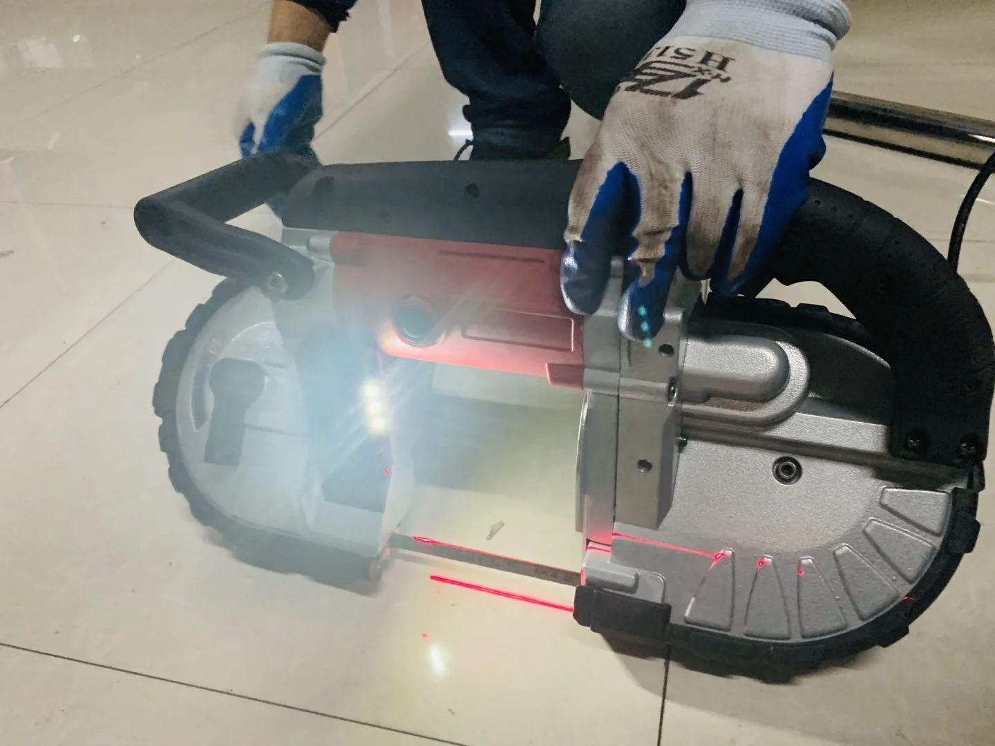 
SAWPOWERKING 114mm Portable Wood Cutting Machine Cutting Table Saw Machines Band Pipe Metal Pvc 60-102m/min 0.65mm 13.5kg 6.5kg 