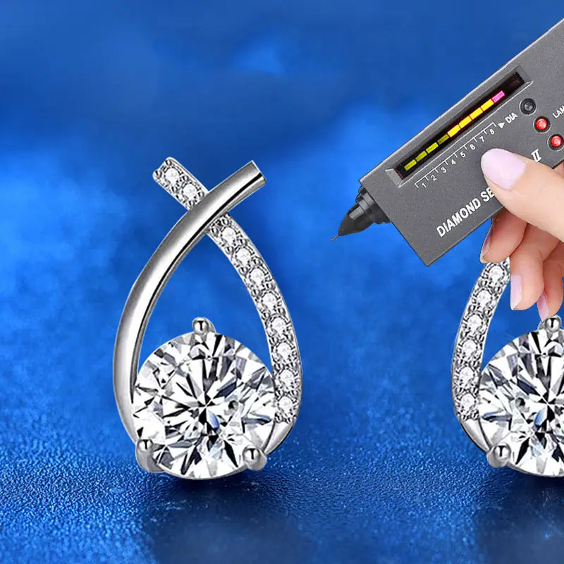 Fashion Light Luxury Moissanite Diamond Stud Earrings 0.5 ct D Color 925 Sterling Silver Fishtail Crosses Earrings for women