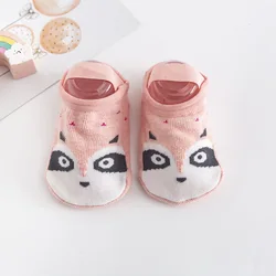 Wholesale hot sale comfort cotton anti slip toddler socks non skid ankle cartoon animal pattern baby non slip cute socks