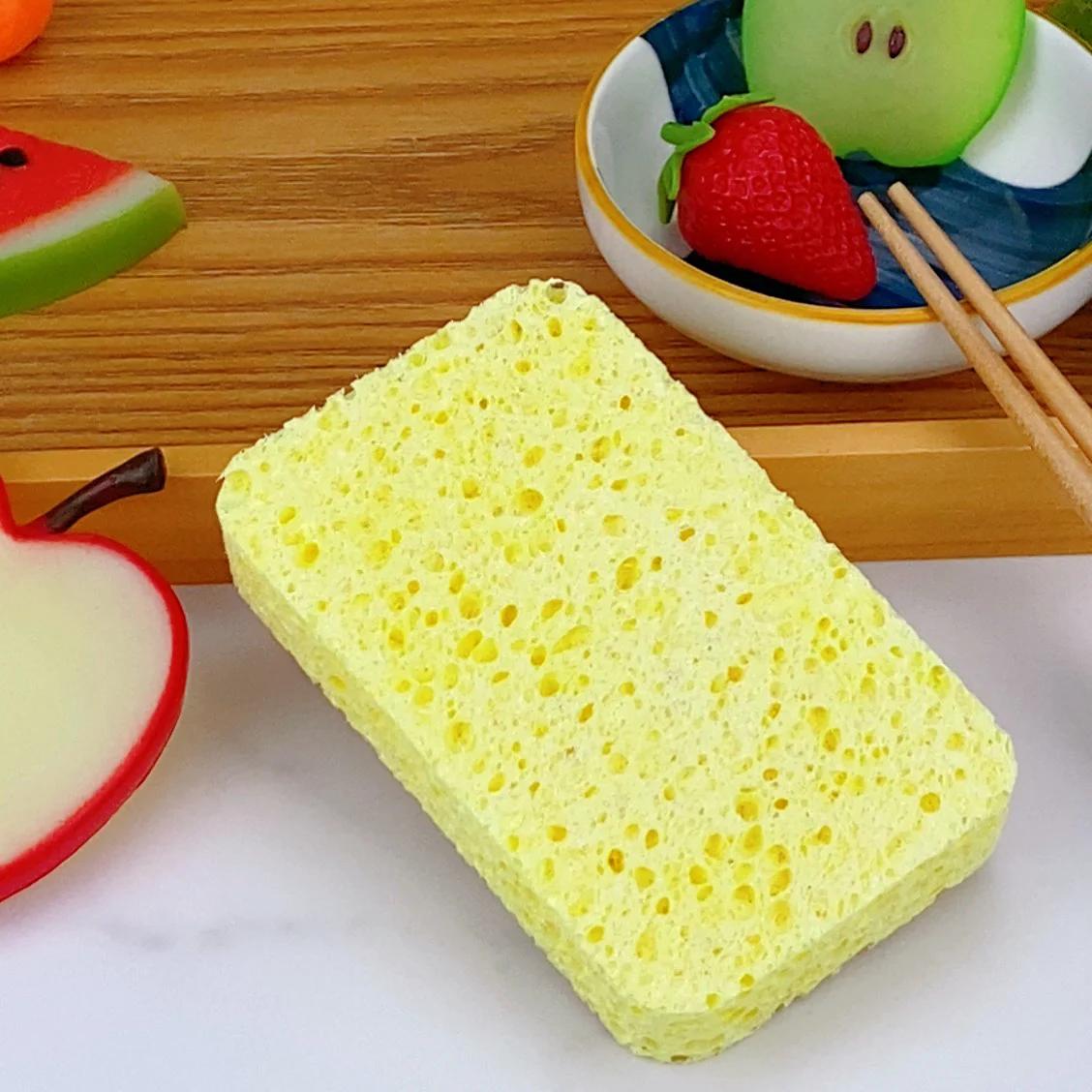 Экологически чистая целлюлозная биоразлагаемая кухонная губка для мытья посуды