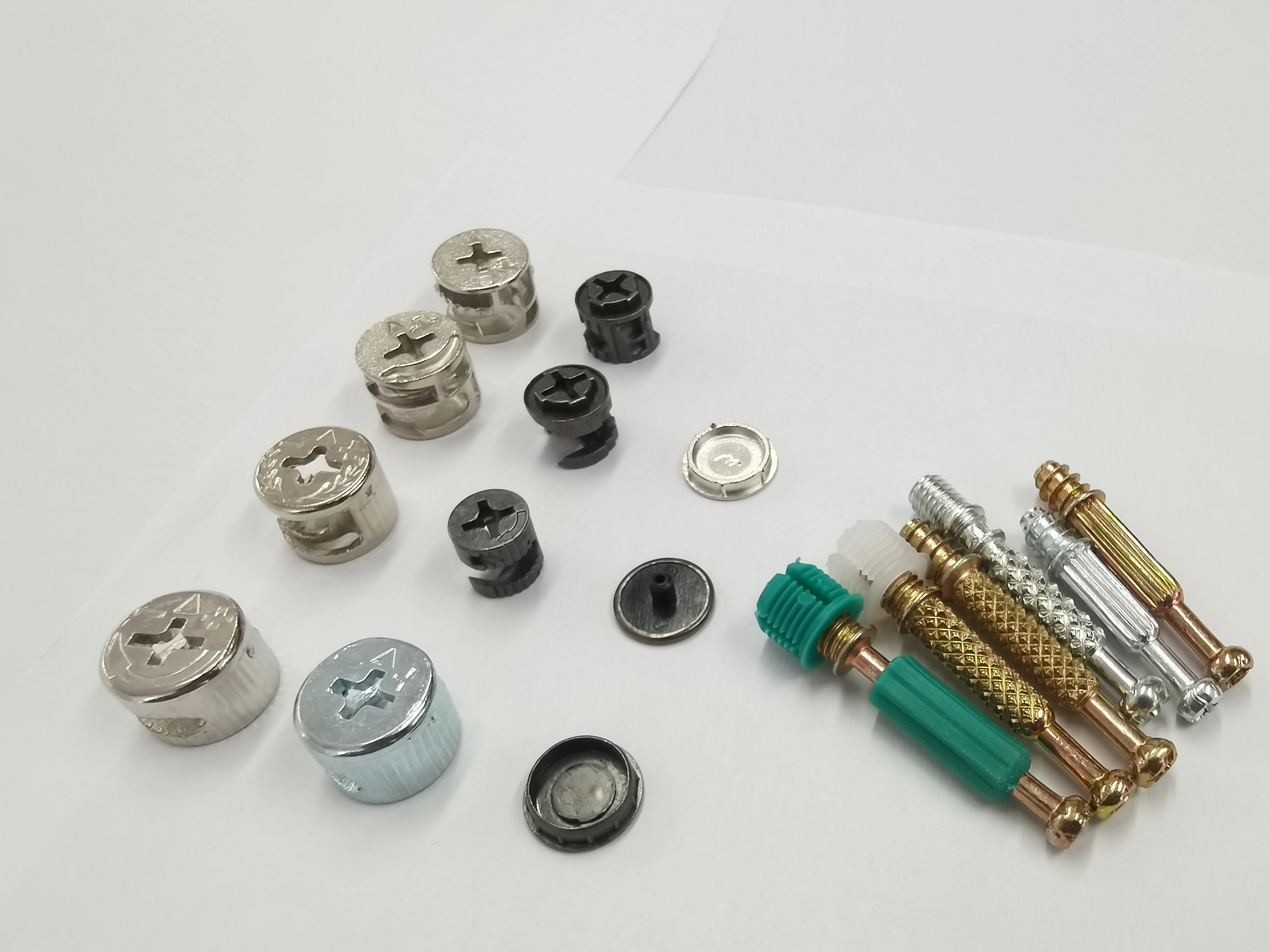 M3-m6 Zinc Plated Steel Nickel Silver Cheese Head Stainless Steel Furniture Connector
