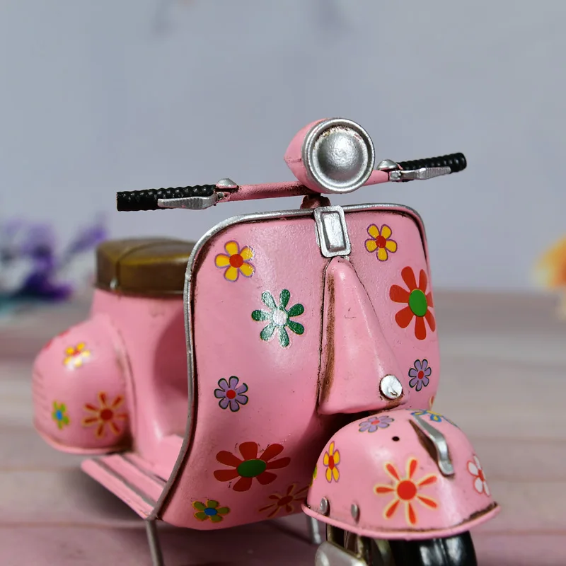 Classical Iron Scooter Model of Ladies Shop Decoration Design, Crafts Decoration