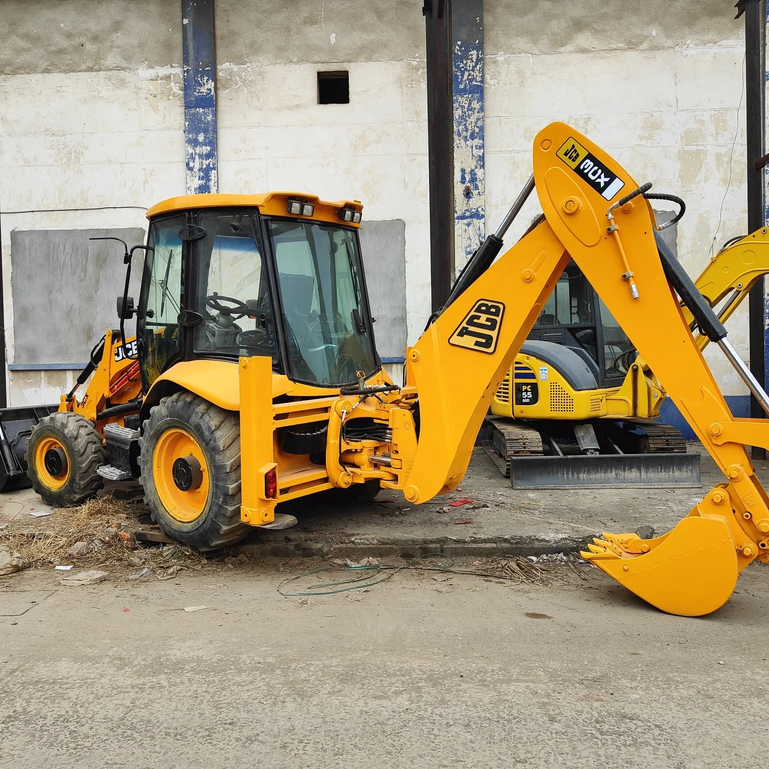 Used JCB 3CX backhoe loader. backhoe loader for sale.