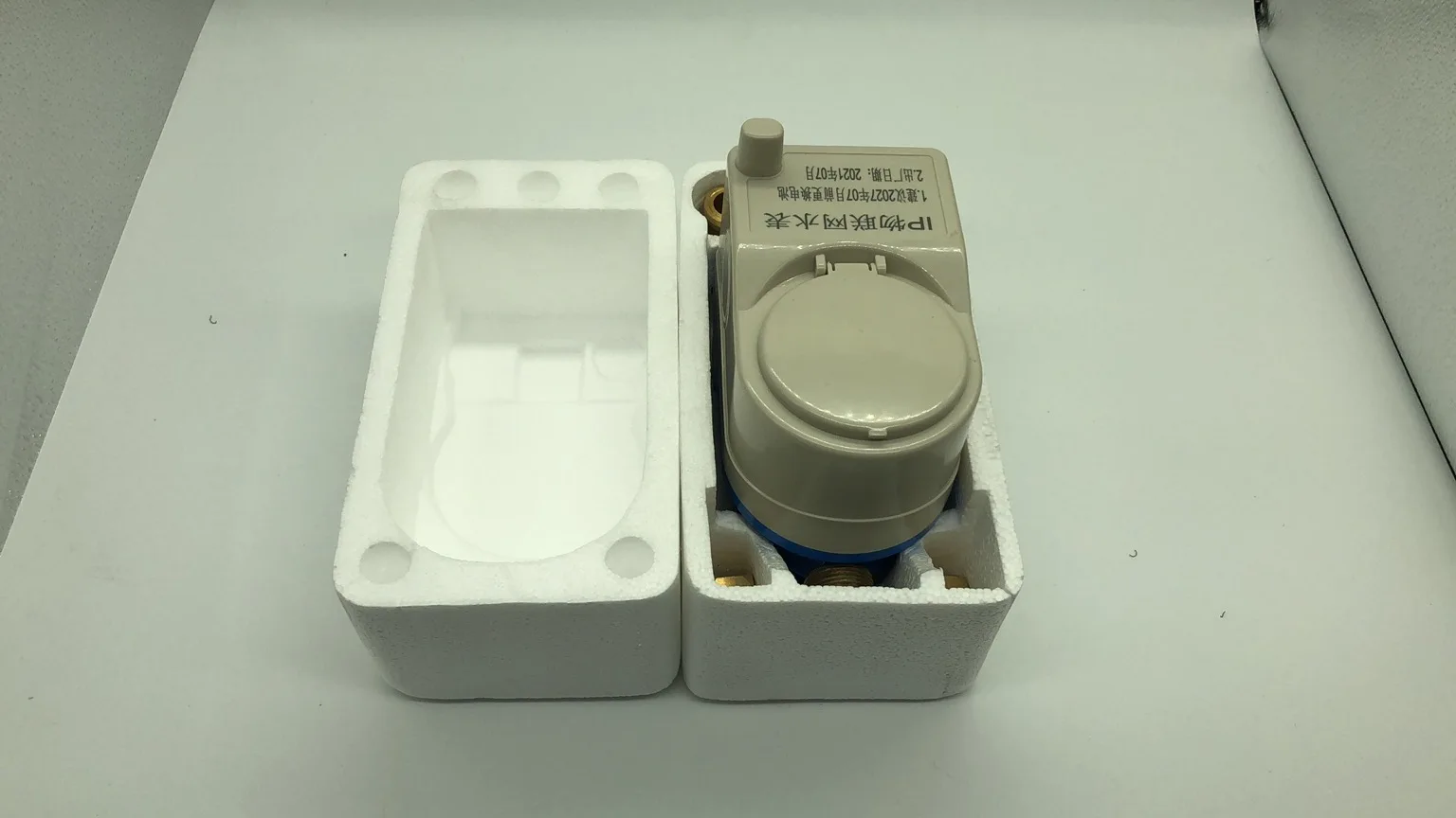Hot-selling C-type flow cold water meter Volumetric