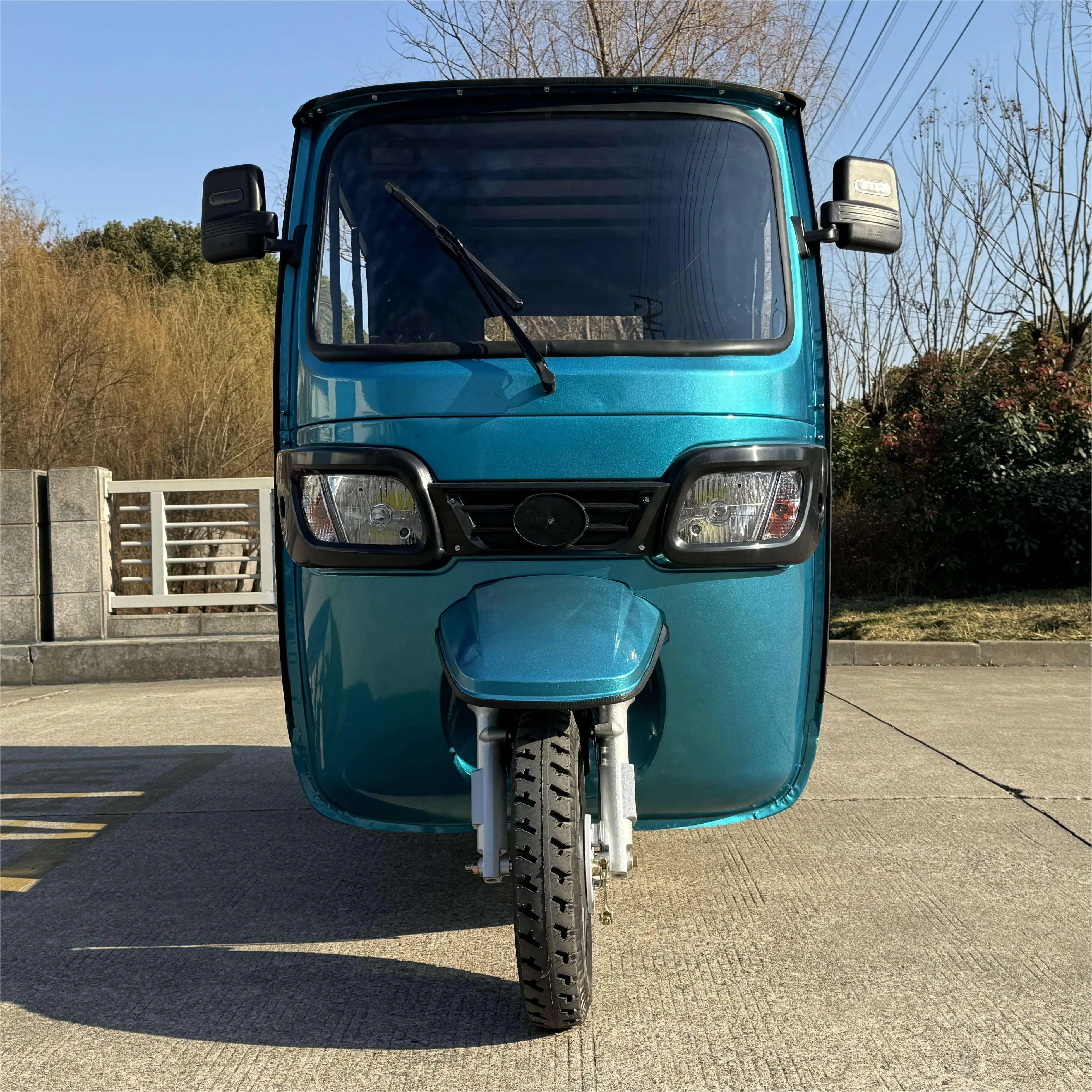 LB-ZK3WW Bajaj Three Wheeler Best Price and Comfortable Bajaj Tricycle electric car india