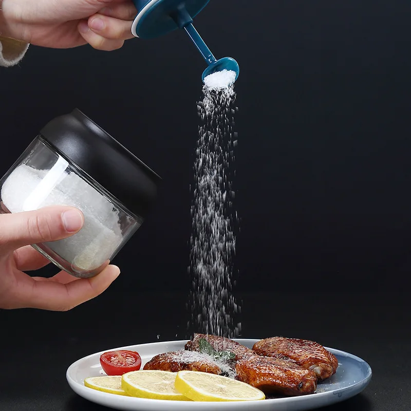 Round seasoning glass bottle with spoon kitchen sauce packing container