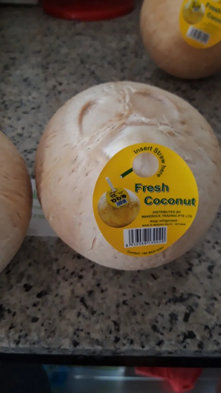 Высококачественный свежий кокос с картонной упаковкой помогает улучшить вашу кожу экспорт из Вьетнама