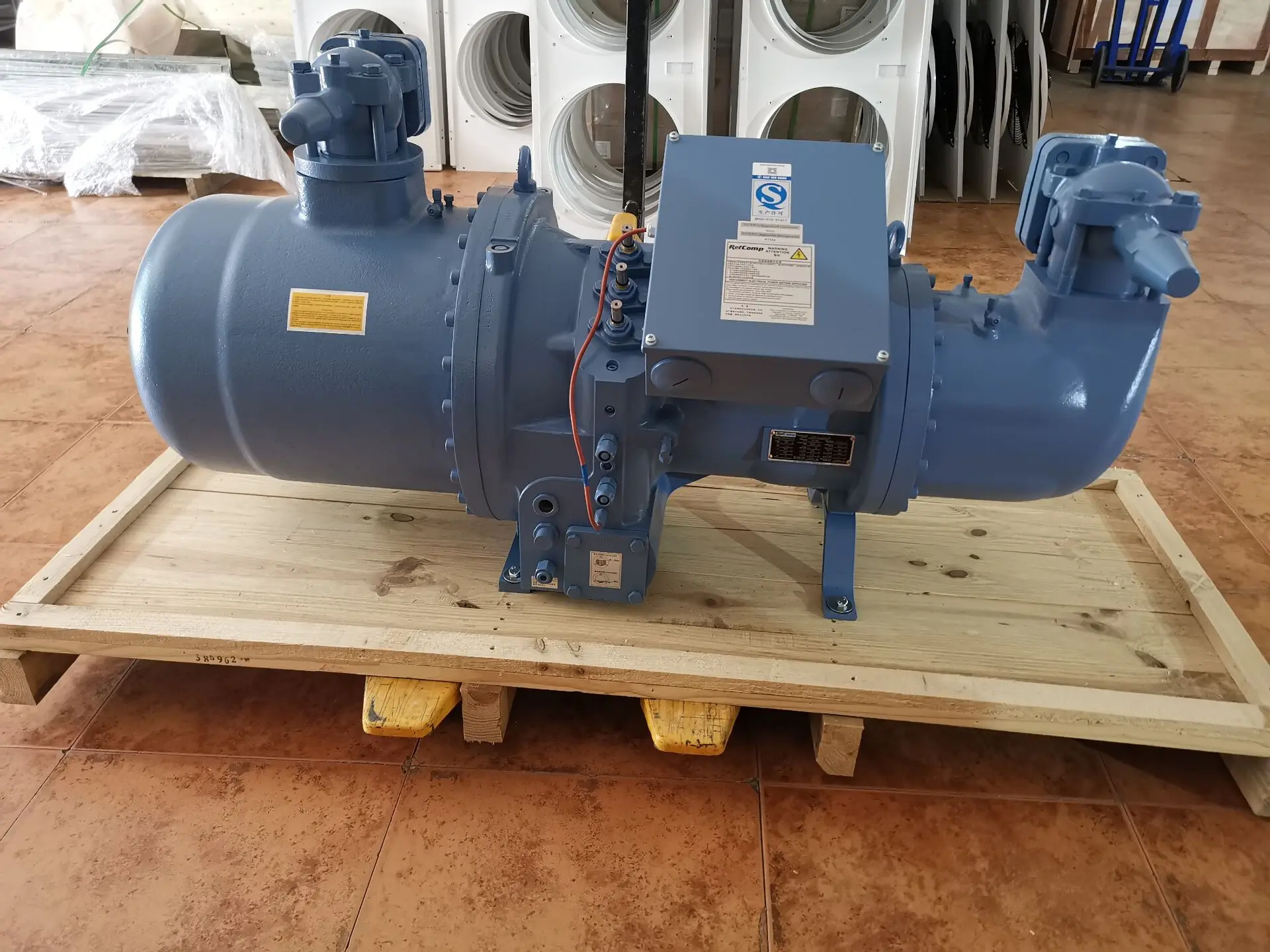 SRC-S-163-L4 от итальянского бренда Refcomp полугерметичный винт инверторный компрессор