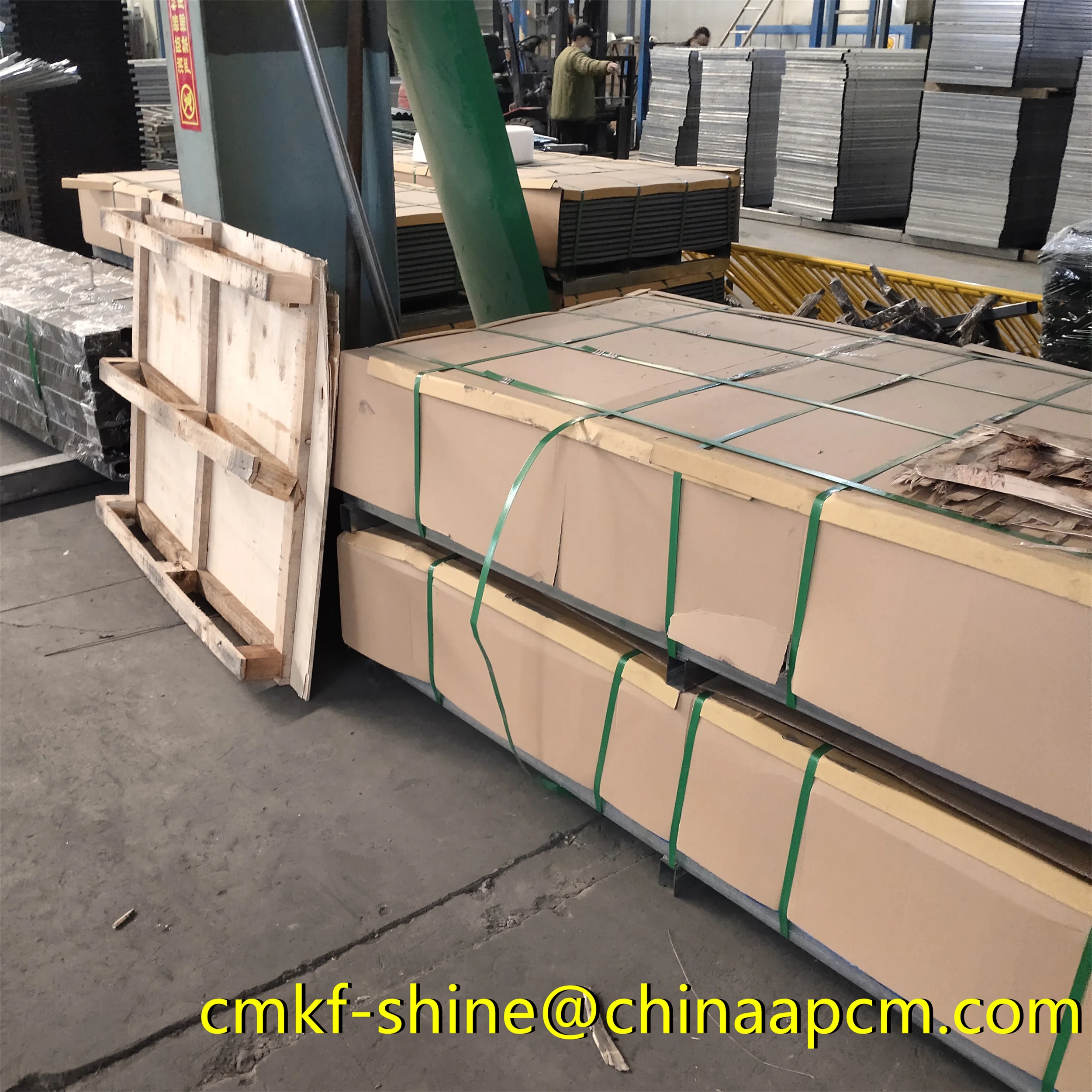 china factory  Easy Installation garden security perimeter 3d curved wire mesh fence