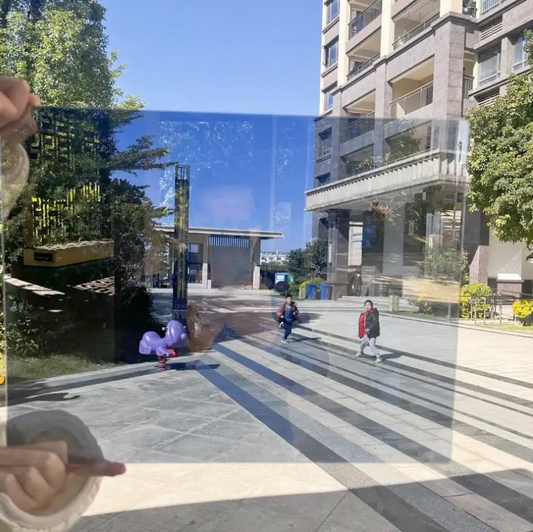 Beam splitter glass teleprompter