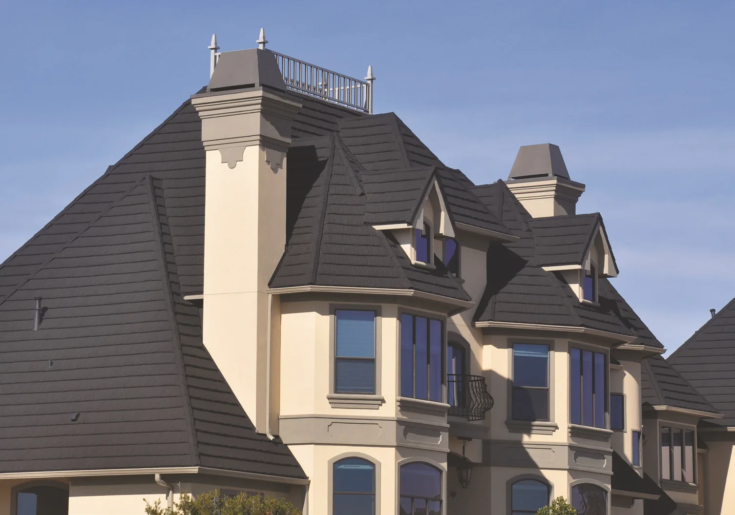 Metal Unique And Durable Stone Coated Roof Tiles 50 Year Warranty Fish-Scale Tiles In Low Price