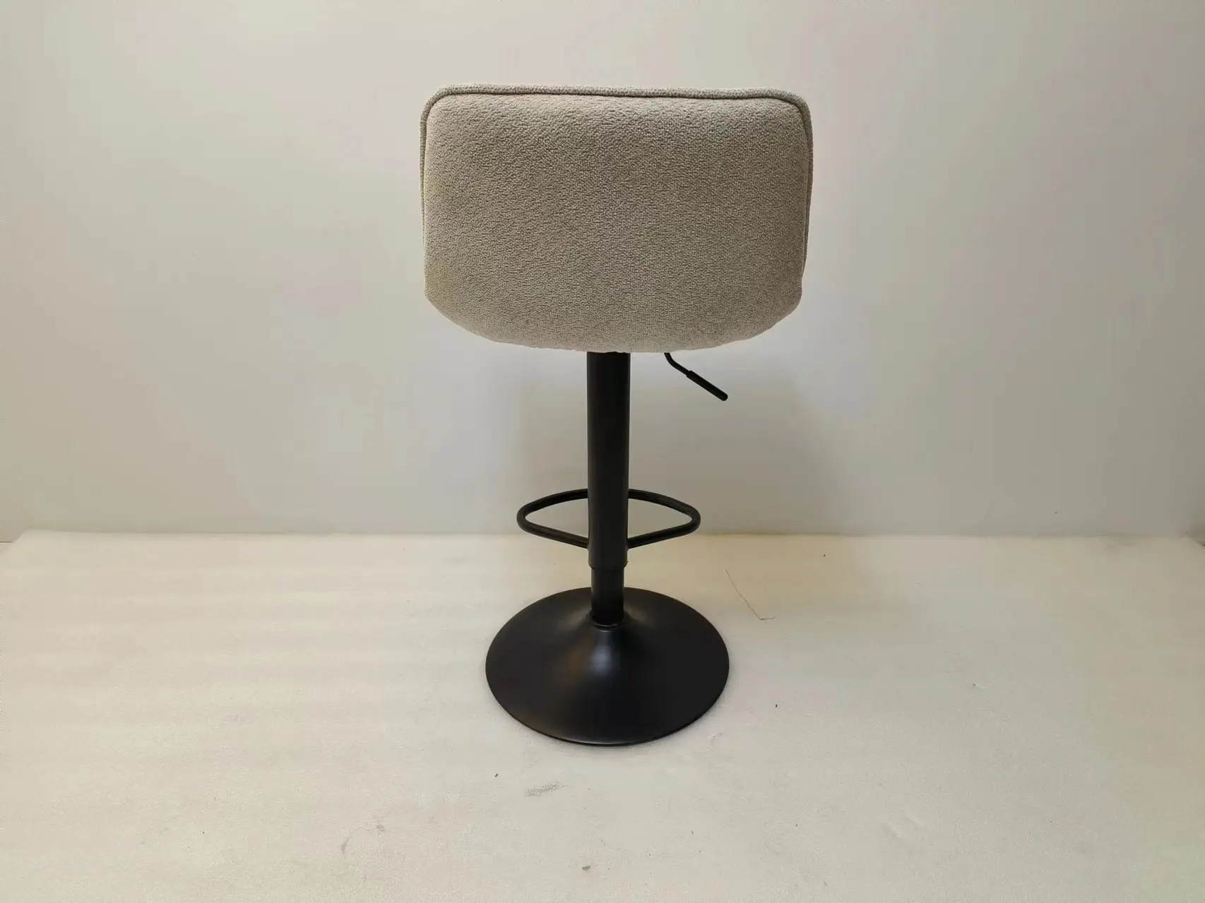 ST-8895 New Commercial Bar Furniture Adjustable Swivel Leather Seat Luxury Bar Stools Bar Chairs with Back