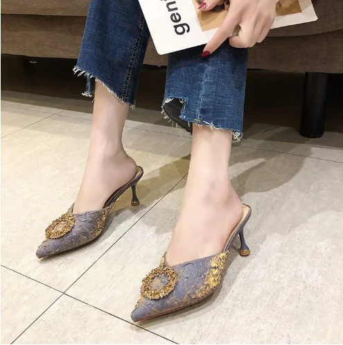 New spring and summer pointed toe toe fashion round buckle satin ladies high-heeled half slippers Z88