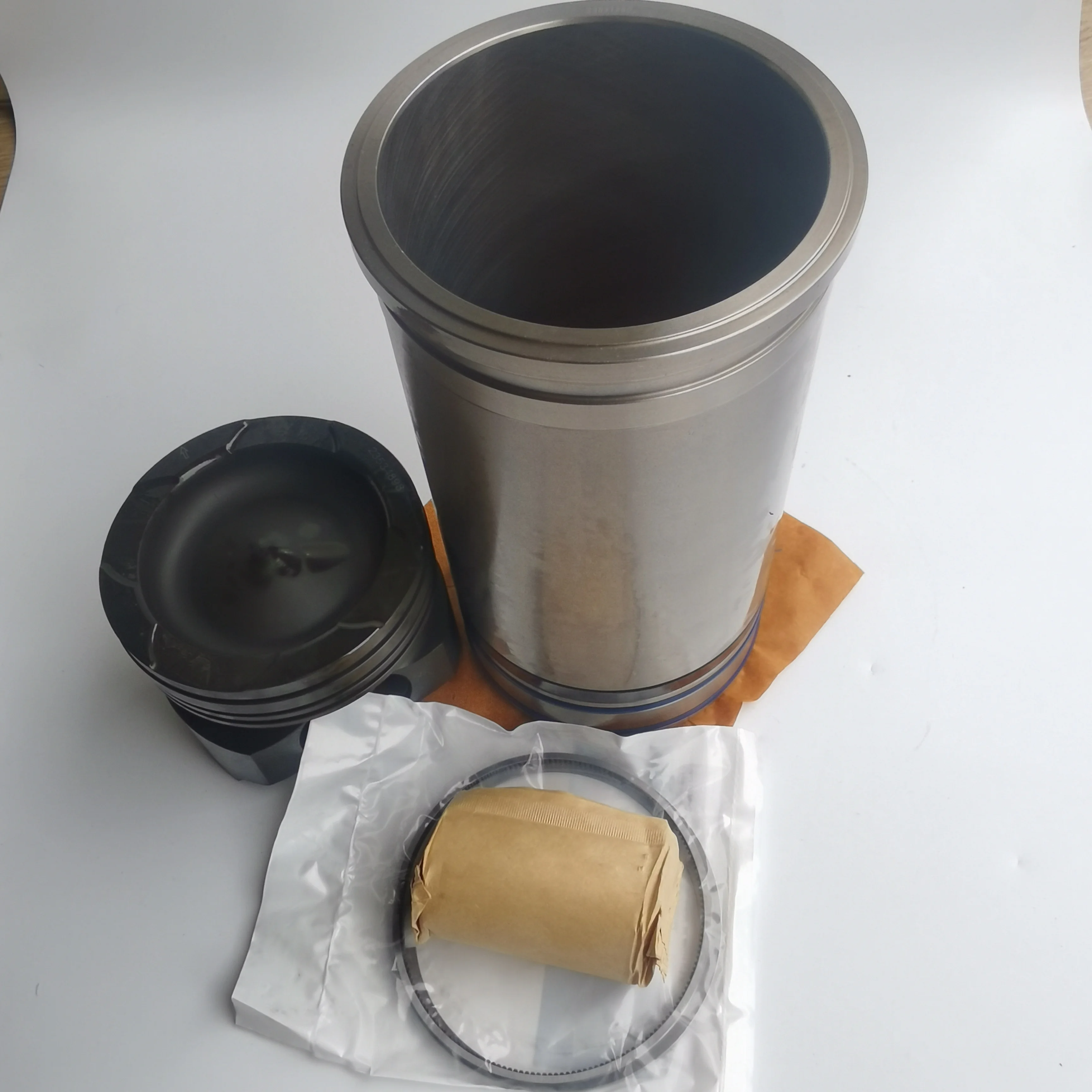 S60 133mm 14L Detroit Diesel Engine Parts Cylinder Liner Detroit Series 60 23531250 23531259 23531520 23531503