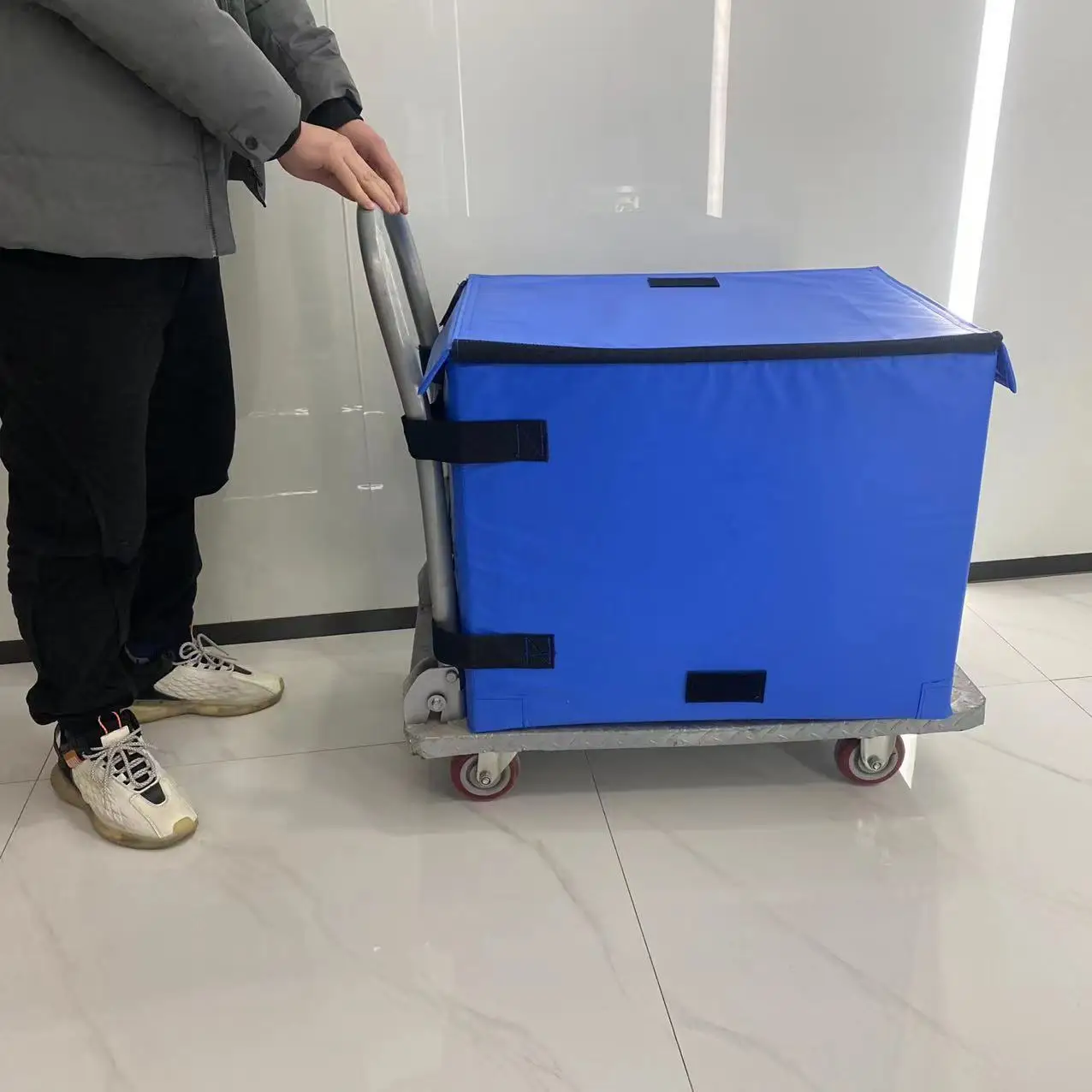 Waterproof Plastic Tarpaulin Folding Box for Cart with Lid Foldable Corrugated Design Easily Collapsible Dolly Enclosure Box