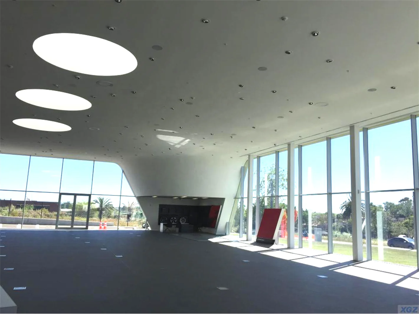 china prefabricated 4s showroom steel structure shopping mall building industrial exhibition hall