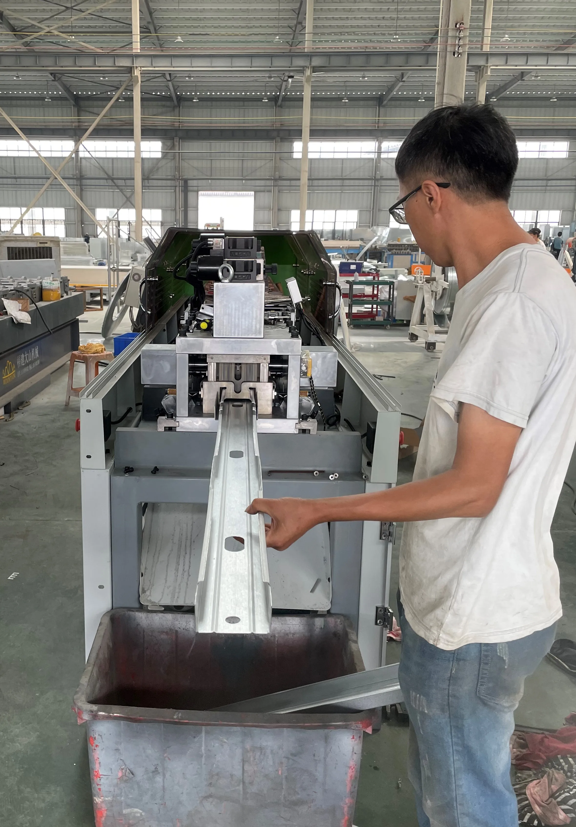Cold Formed Light Weight Steel Frame CAD LGSF Forming Machine Price