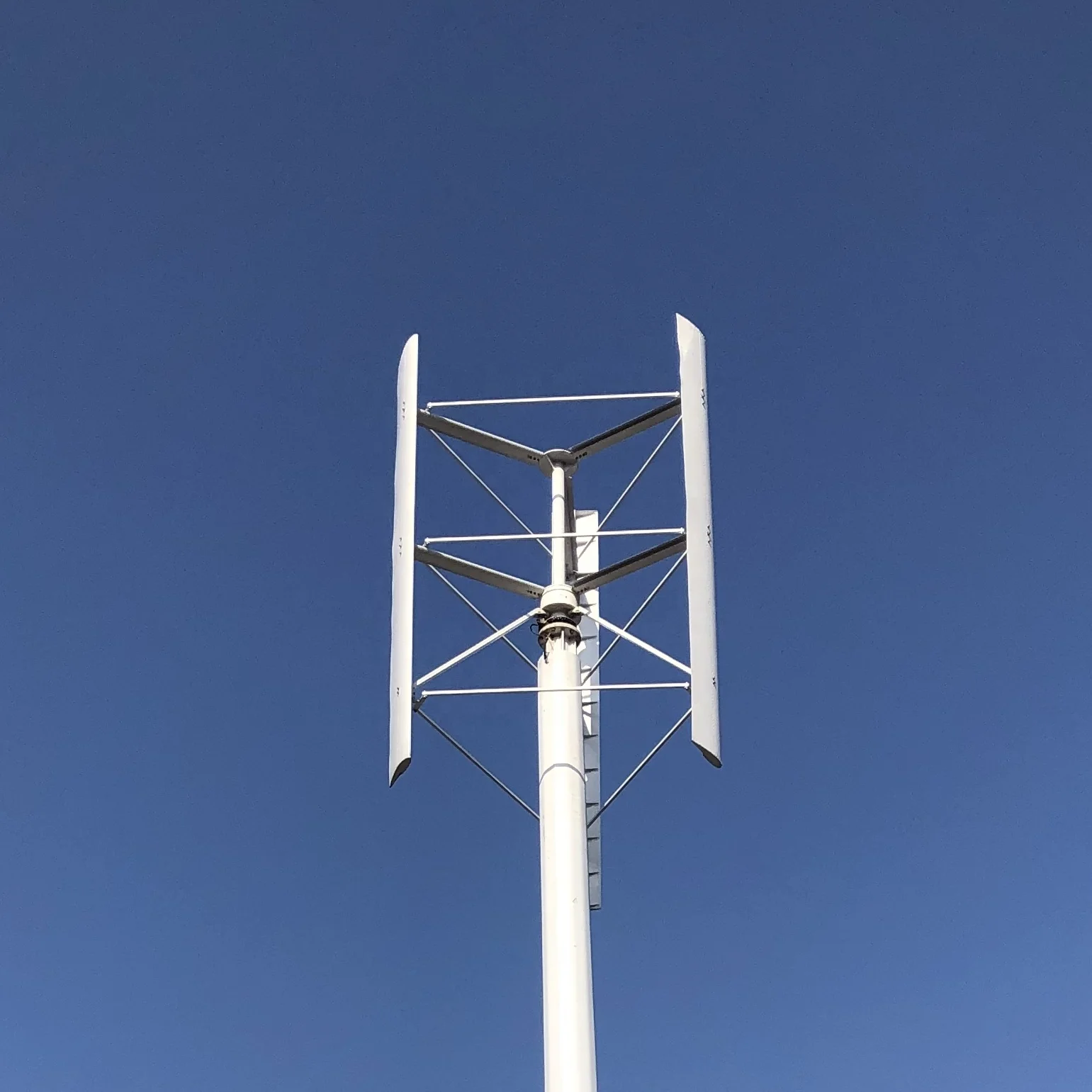 2KW 3KW 5KW 10KW 20KW 30KW 50KW 220V 380V Renewable Energy System PMG Generators Vertical Axis Wind Turbine Generator