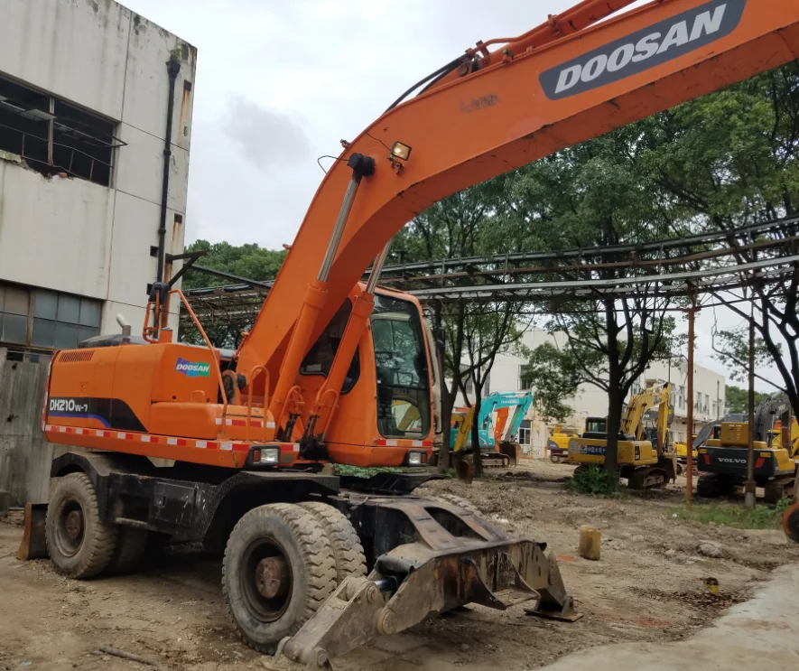Used Doosan Daewoo DH210 210 Wheel Excavator South Korea Wheel Excavator Doosan Dh210w-7 for Sale