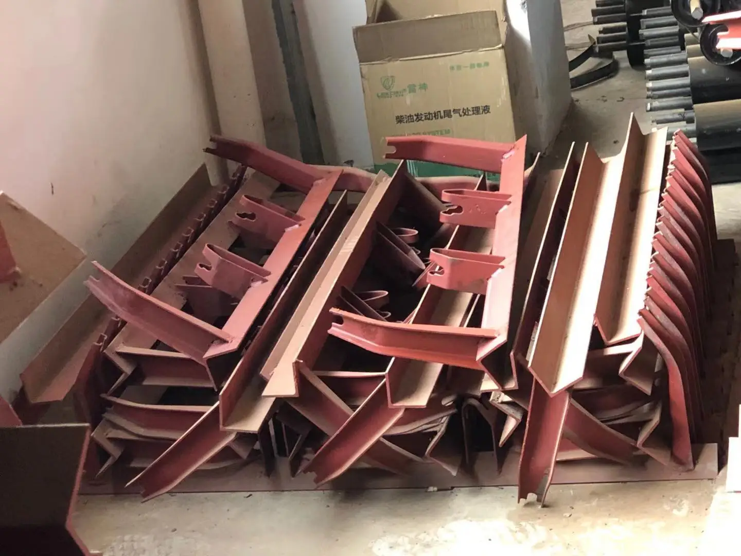 
Factory Direct Mining Machinery Parts Iron Material Support Bracket 