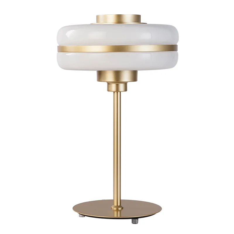 Простая креативная стеклянная лампа в стиле постмодерн настольная прикроватная для гостиной дизайнерская модель декоративные лампы комнаты