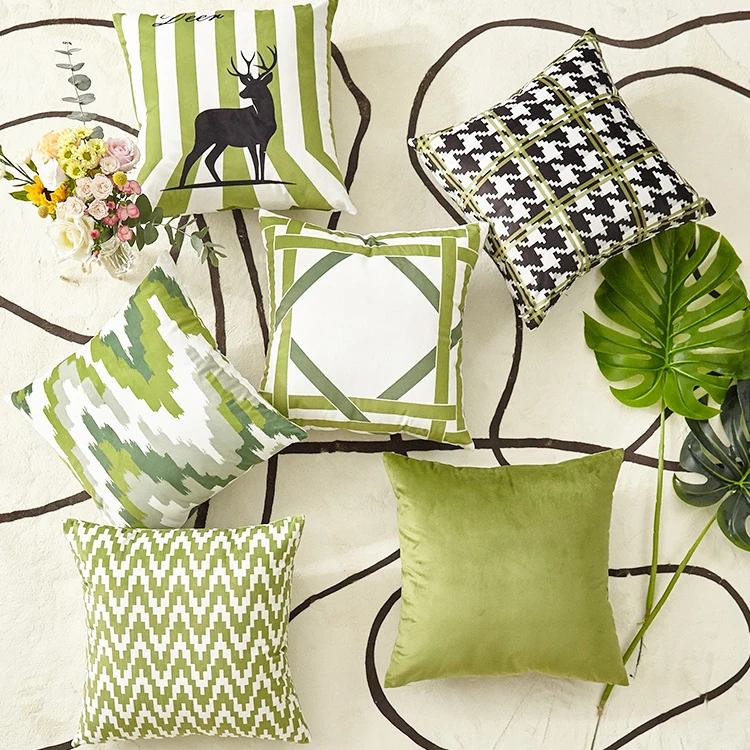 Buti Wholesale Customized 45 *45 cm Decorative Geometric green color Pattern Polyester Sofa Pillow Velvet Cushion Cover