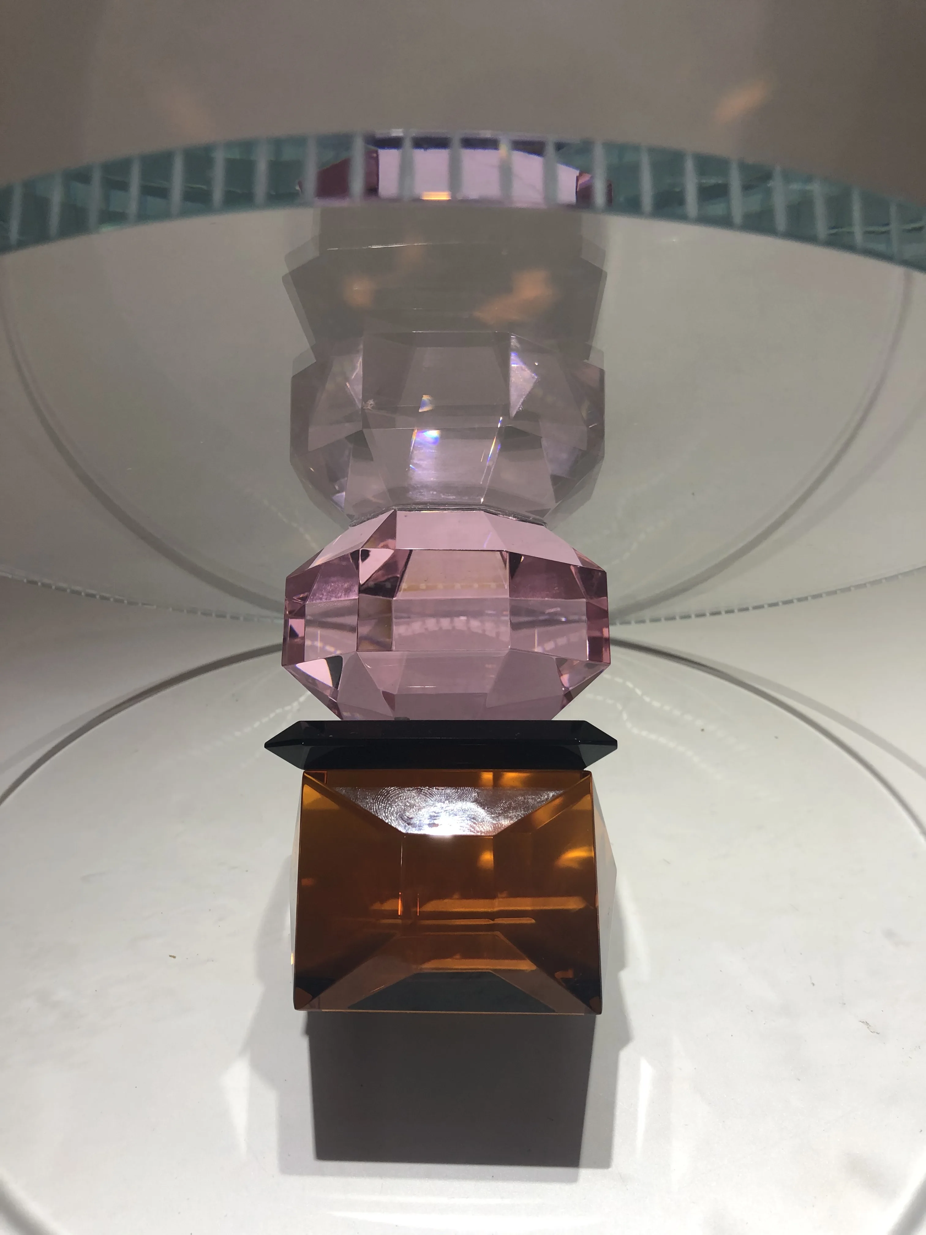 Luxury Creative Home Decor Modern Tabletop Wedding Crystal Cake Stand Cake Plate Dessert Display Stand