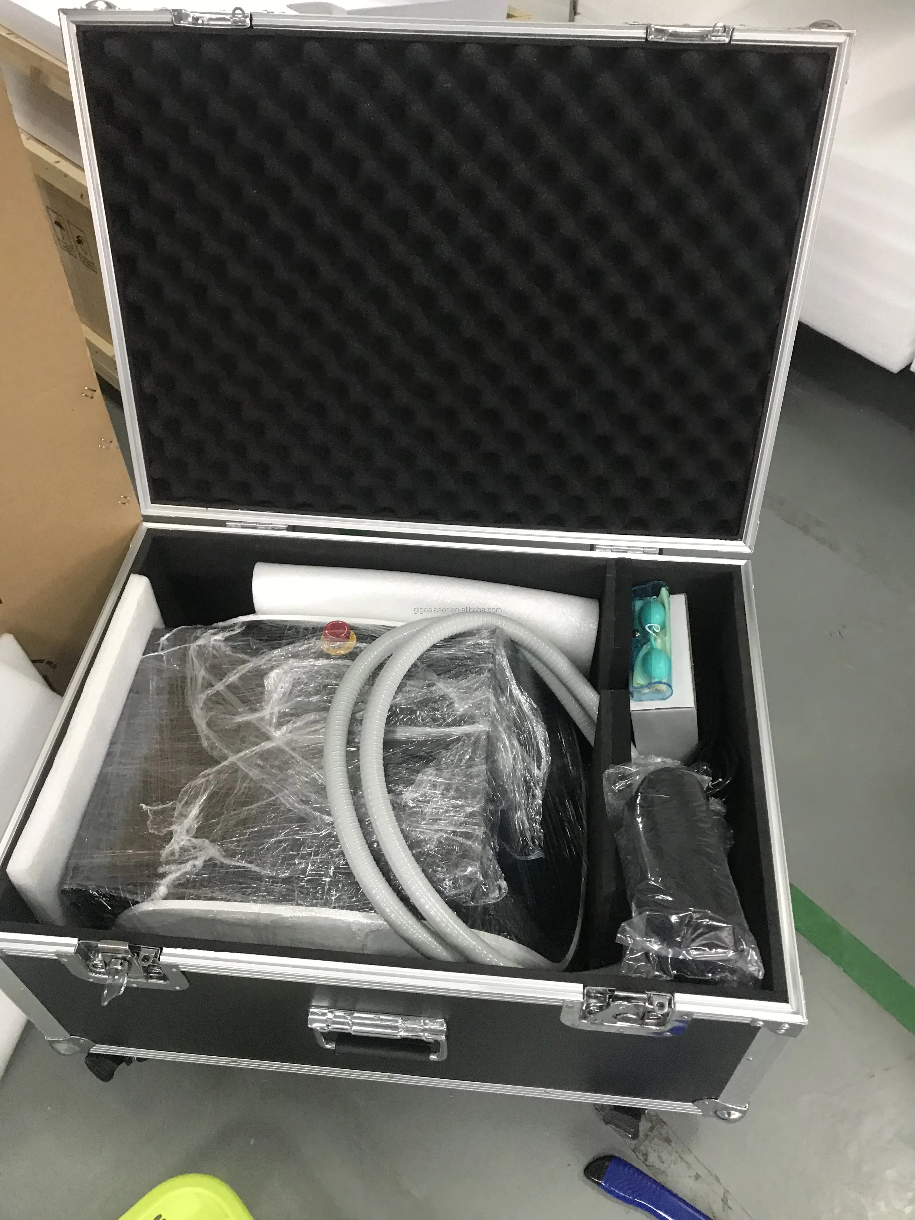 810 diode laser body hair removers CE Diode laser hair removal / 810nm Diode laser Depilation / laser diodo 810