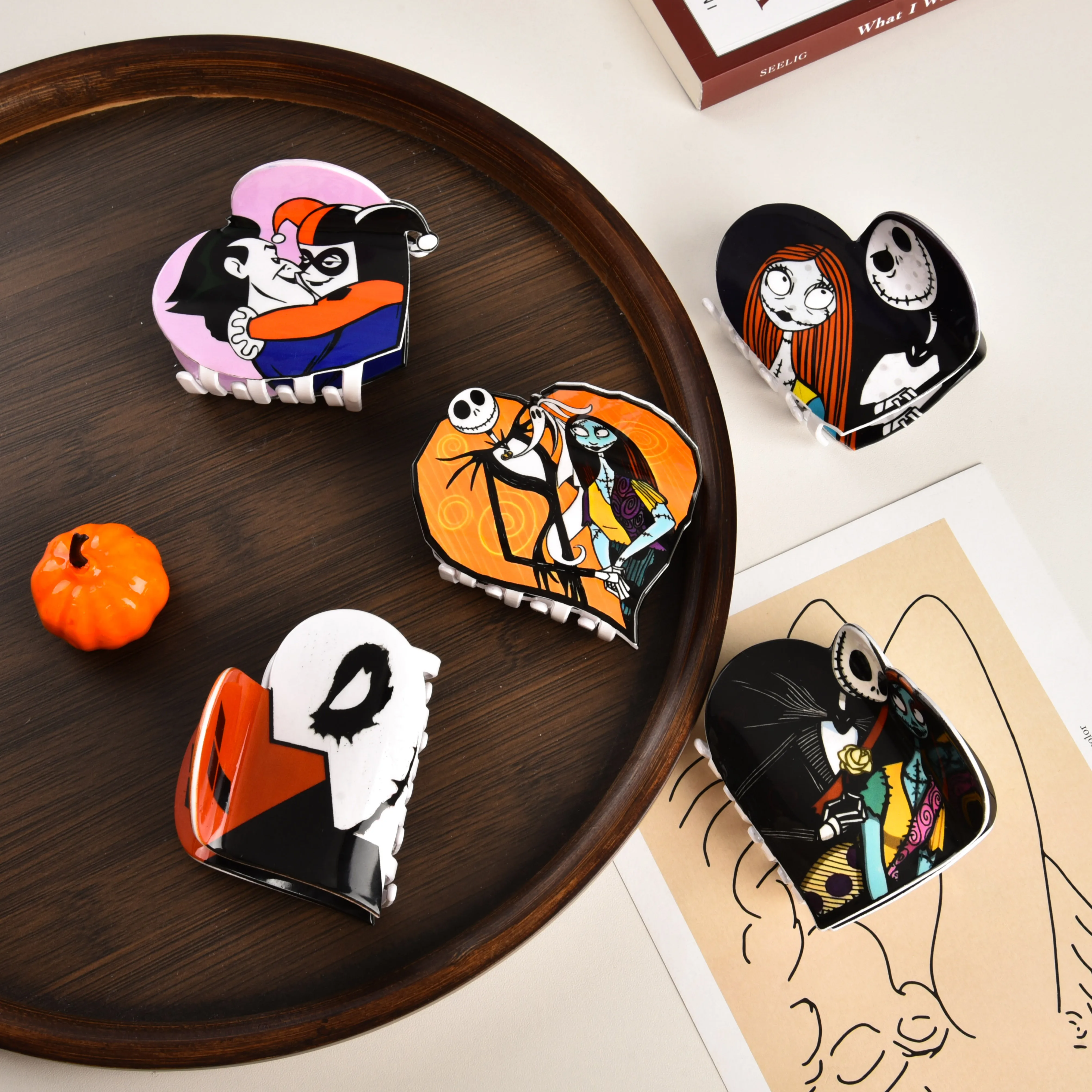 YJL Wholesale new style unique design hair claw clips cool anime theme acrylic hair claw for women girls