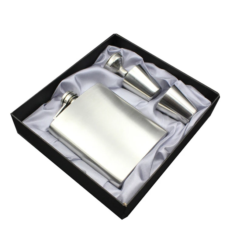 Outdoor portable wine set 7 oz stainless steel hip flask gift set with wine cup funnel
