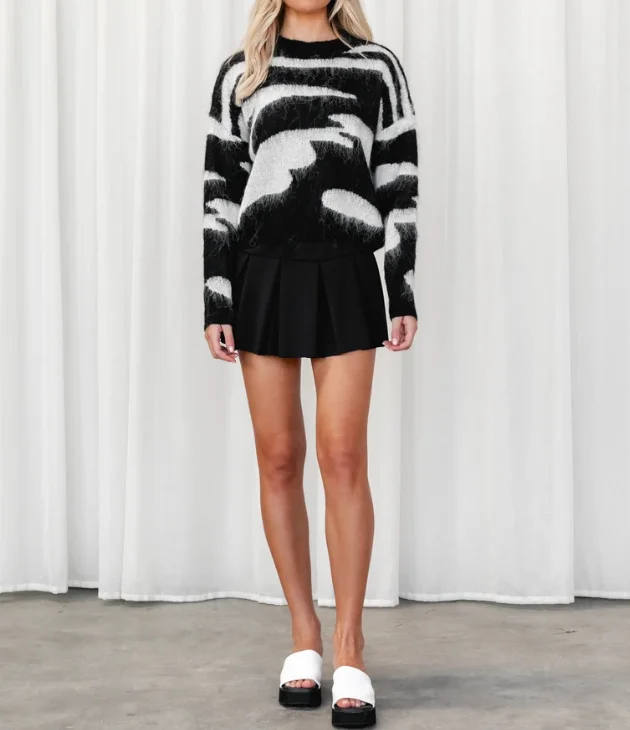 Fashion Mohair Sweater Women Custom Jacquard Graphic Fluffy Unisex Pullover Sweaters