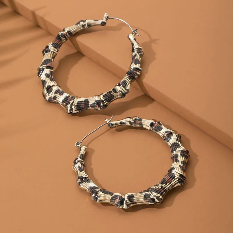 2021 new hot selling curved copper ball long stud earrings for women 18k gold plated round hoop earrings