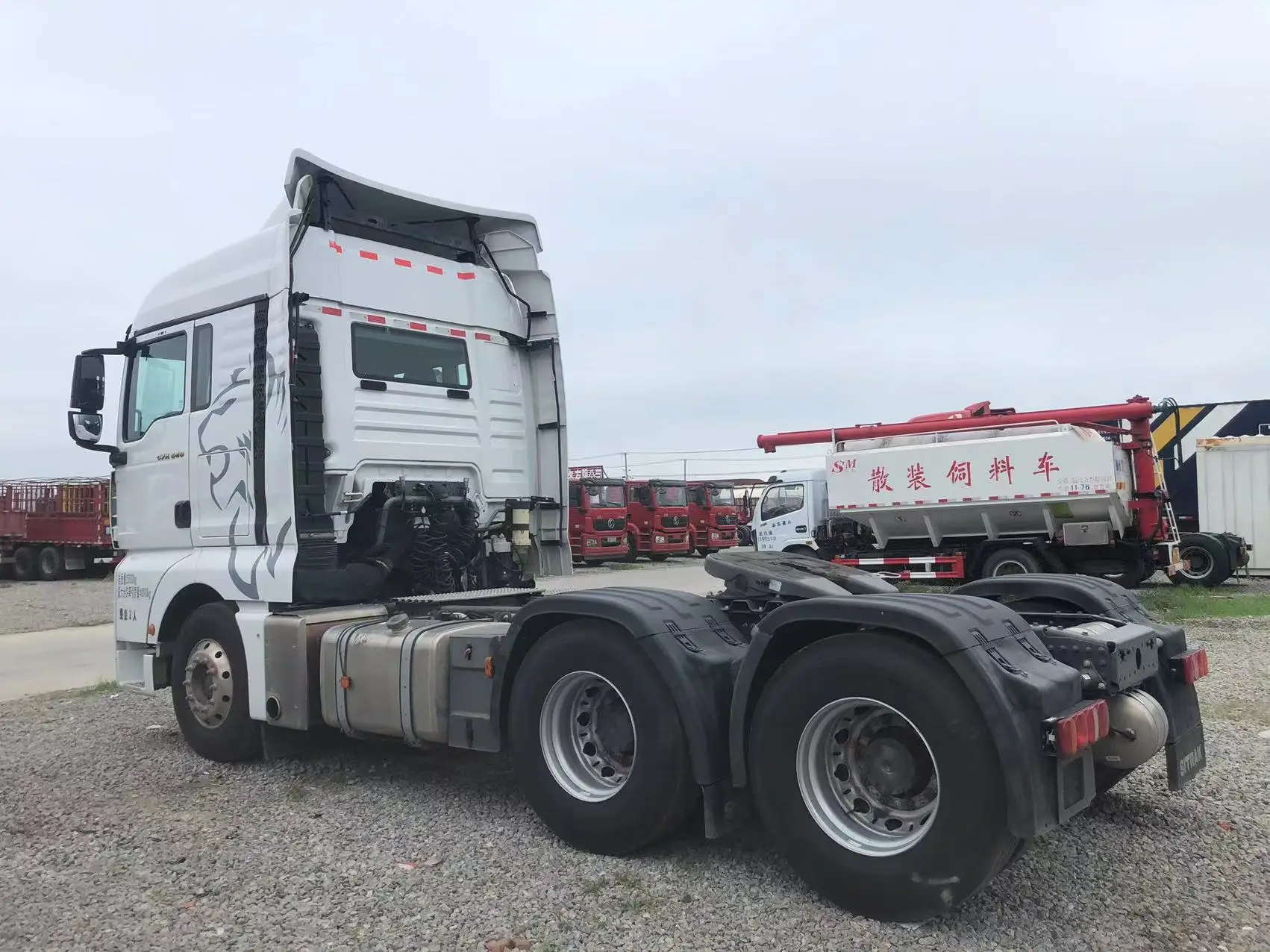 Распродажа со скидкой по очень низким ценам 360 градусов Задняя камера Sitrak G7 C7H 440HP 480HP заводская цена для Узбекистана