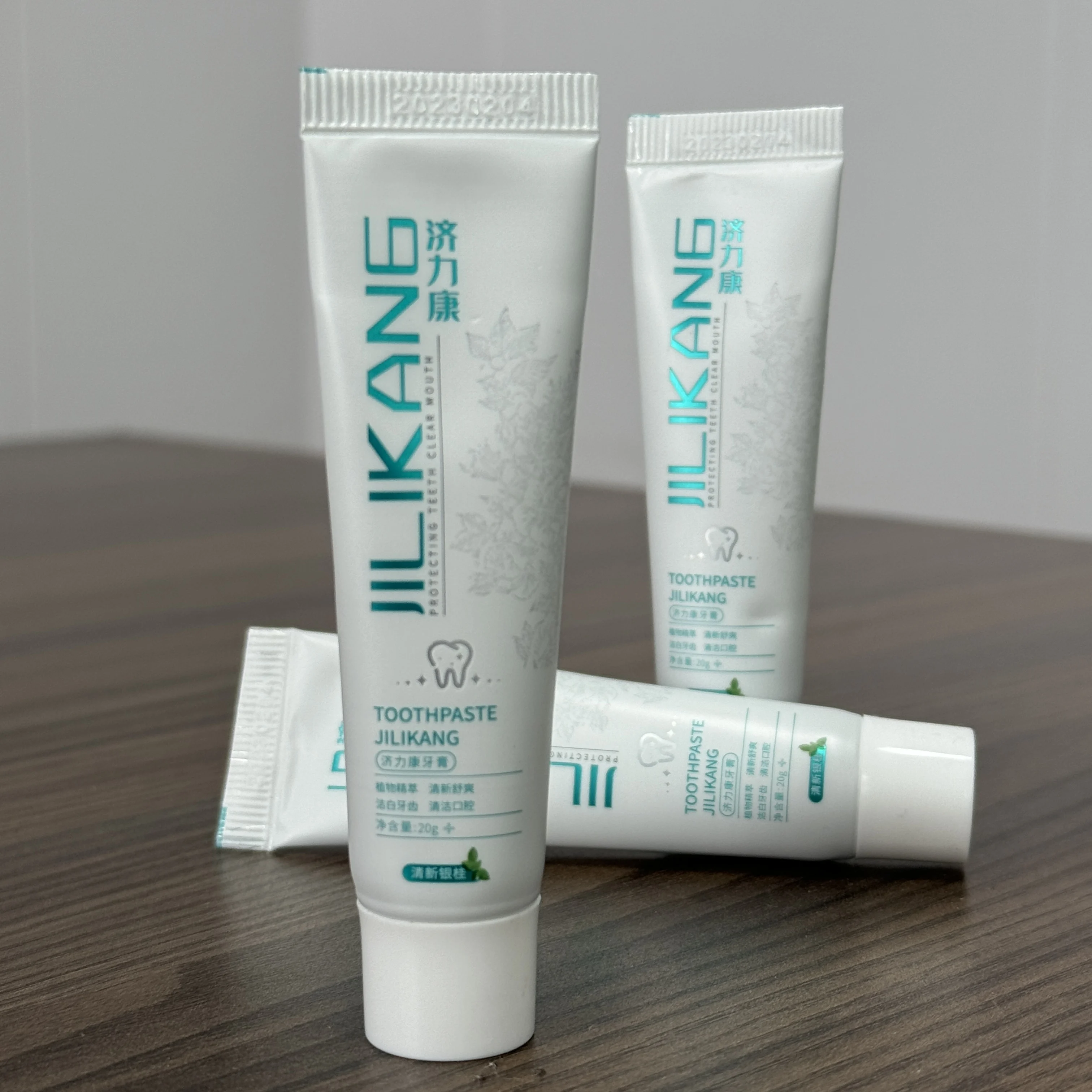 Free Sample Custom OEM Private Logo Cheap 20g / 25g / 30g Hotel Travel Disposable Airline Portable Mini Toothpaste