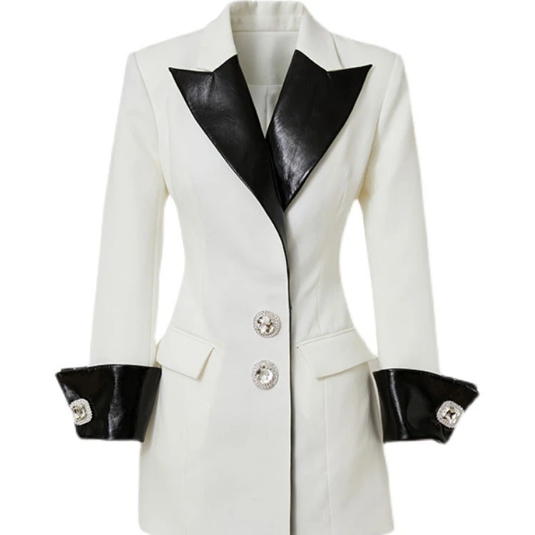 Женское платье из искусственной кожи