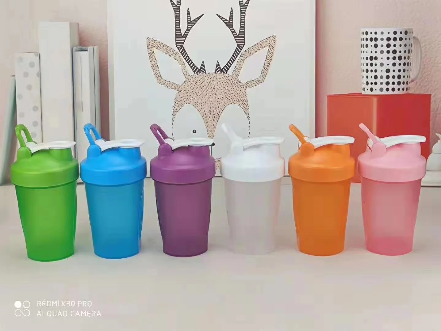 Wholesale Customer Logo 400ml 600mlGym Shaker Gym sport water Bottle Plastic Protein Shaker cup