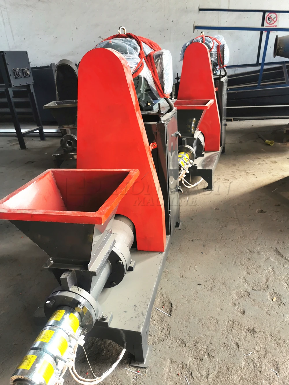 Charcoal Making Machine Biomass Briquette Machine Wood Sawdust Rods Extuder Saw Dust Briquette Machine