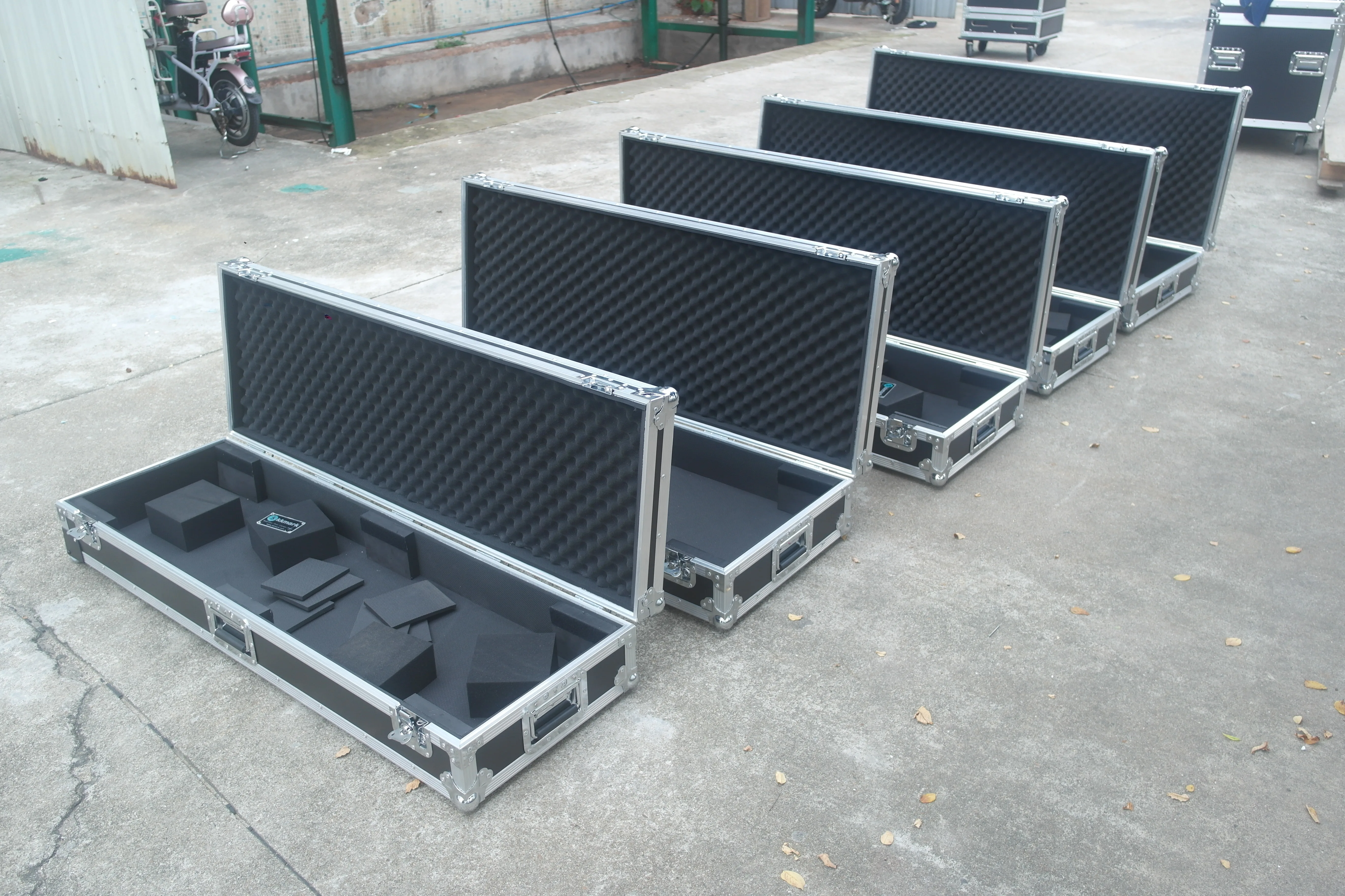 portable gig ready road ATA flight case keyboard case for Korg Kronos LS88 Keyboard Synthesizer Workstation