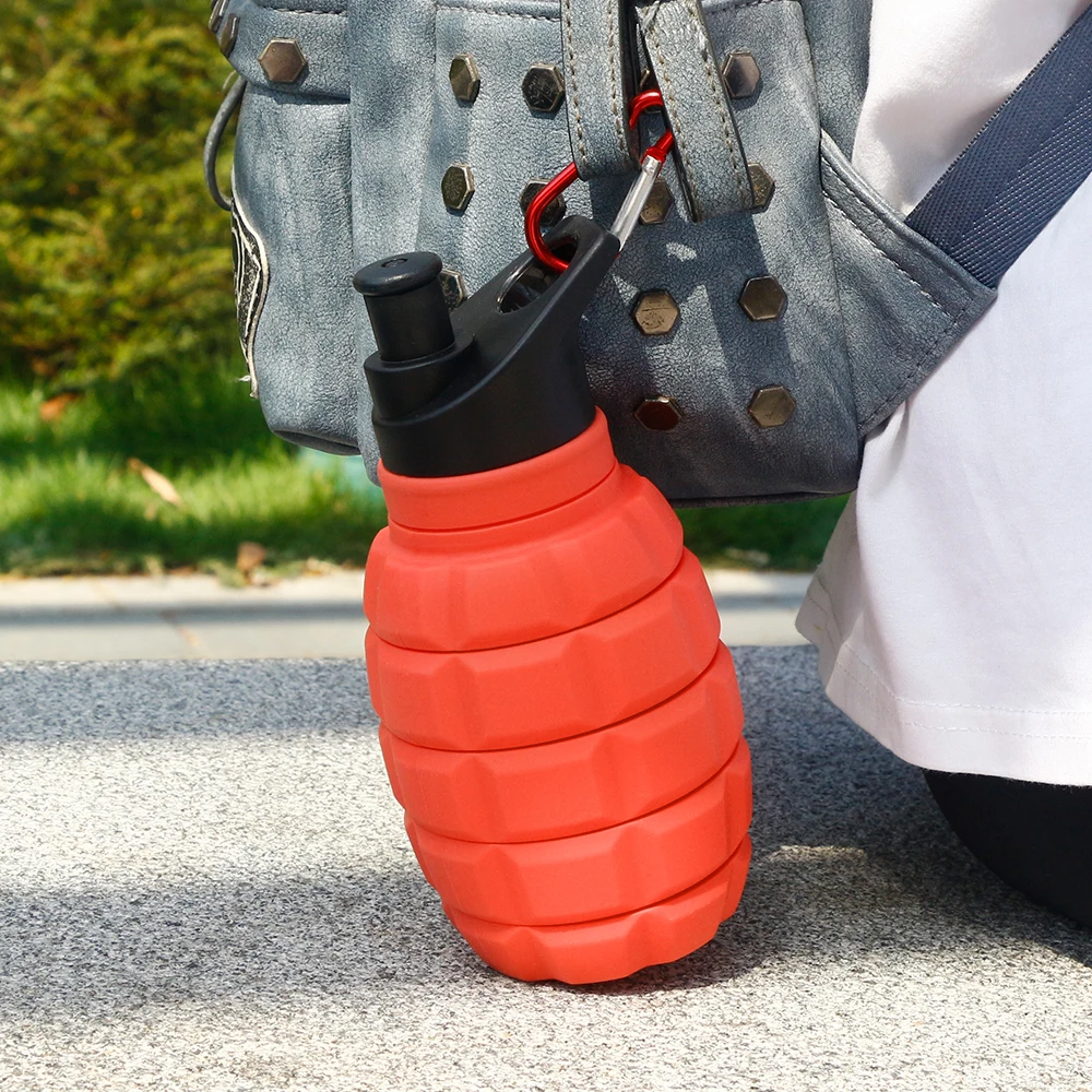 Instock silicone collapsible water bottle, factory price silicone water bottle suitable for climbing