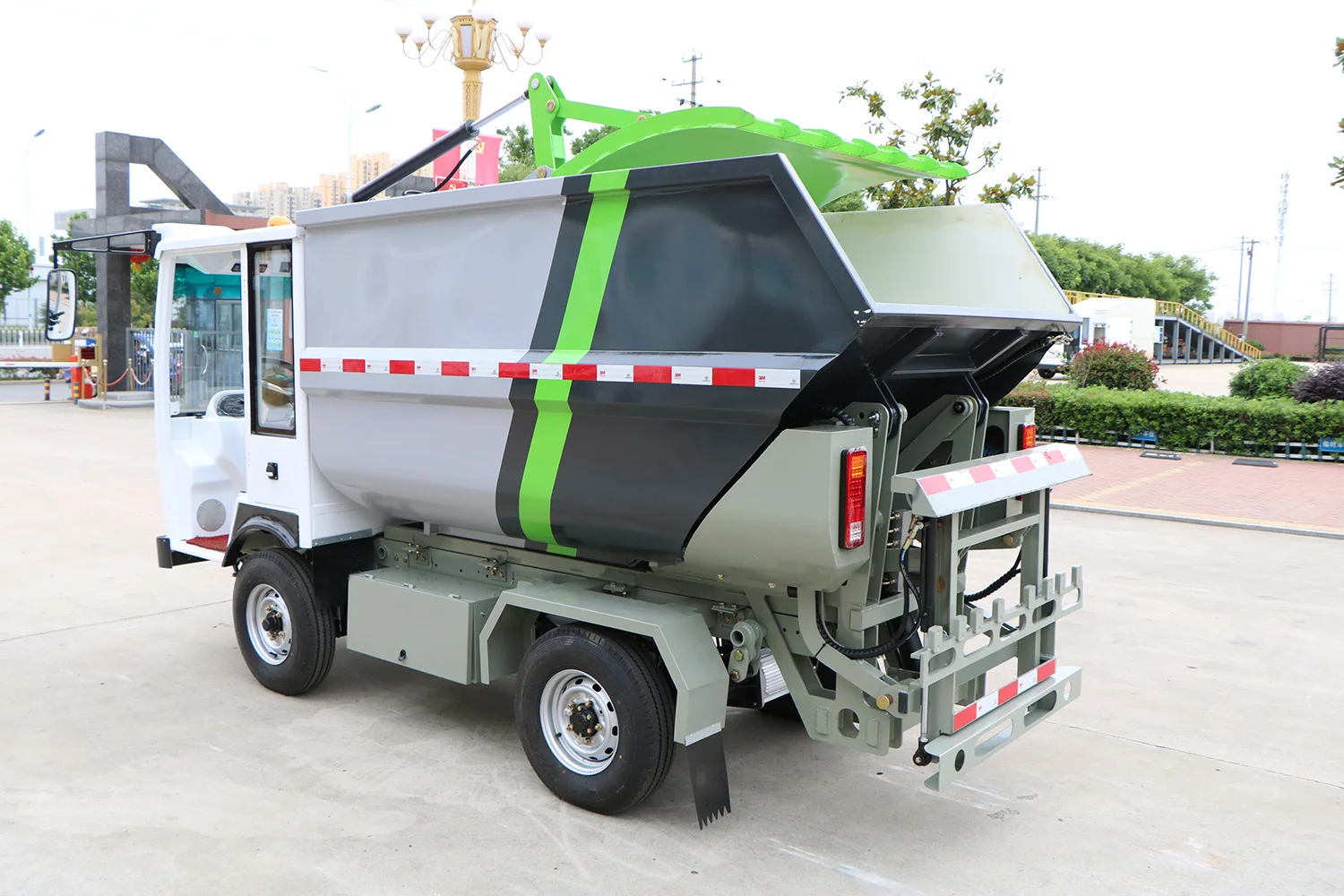 Proper Price Top Quality Popular Sanitation Compactor Garbage Electric Truck Rear Loader