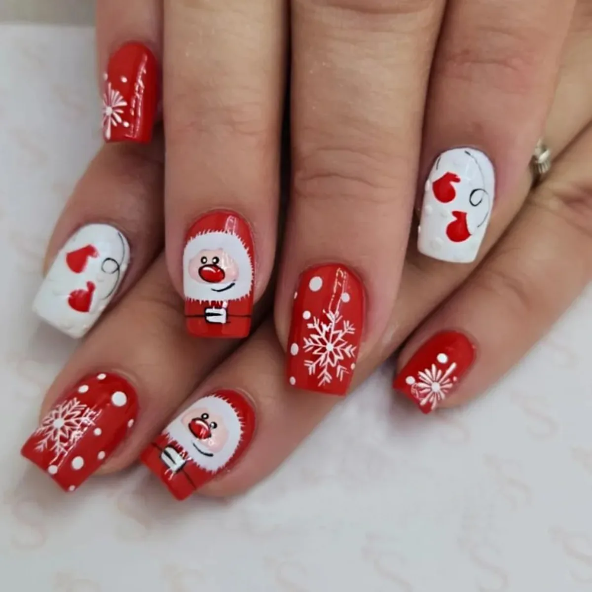 Freehand Painting Christmas 3D Santa Claus Quadrate Acrylic Fake Hand For Eyelash Nail Tips Set Short Red And White Aps 24 Pac
