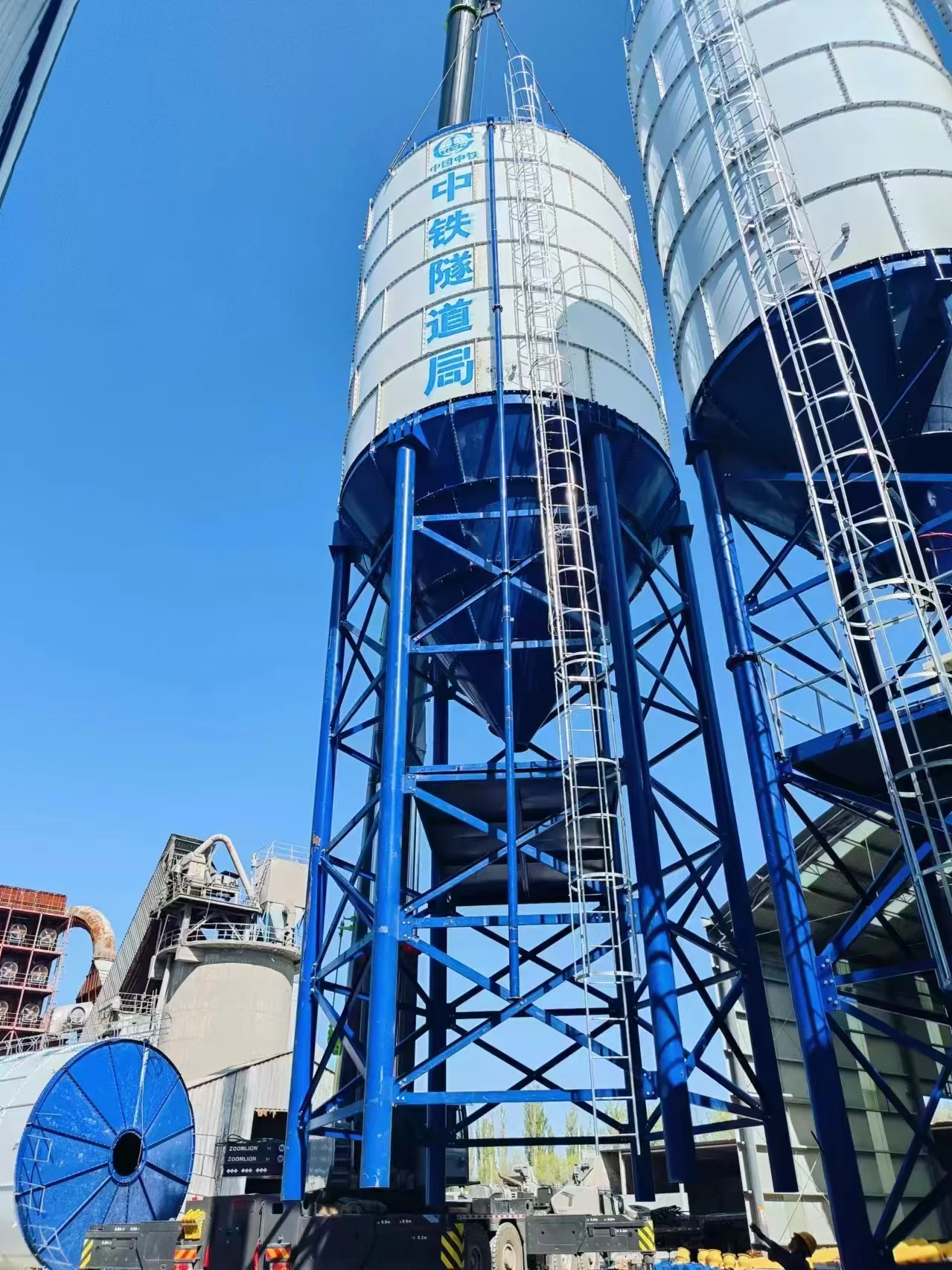 china ready mix 120 m3 h small batching 25m3/h to 240m3/h machine 35m3 h batch concrete mixing plant for sale