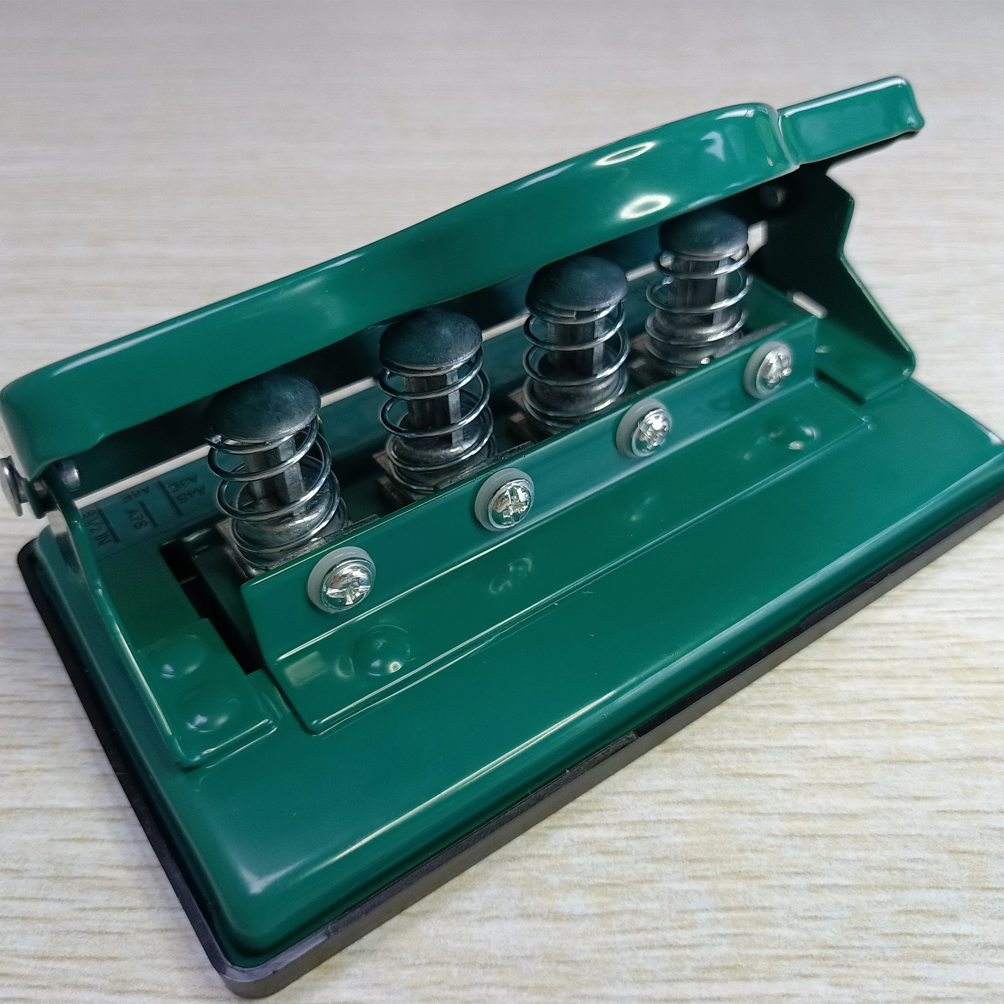 Candy Color Metal 4 Holes Punchers A4 A5 A6 Standard Leaf Paper Punch Mushroom T Shape Hole Punch