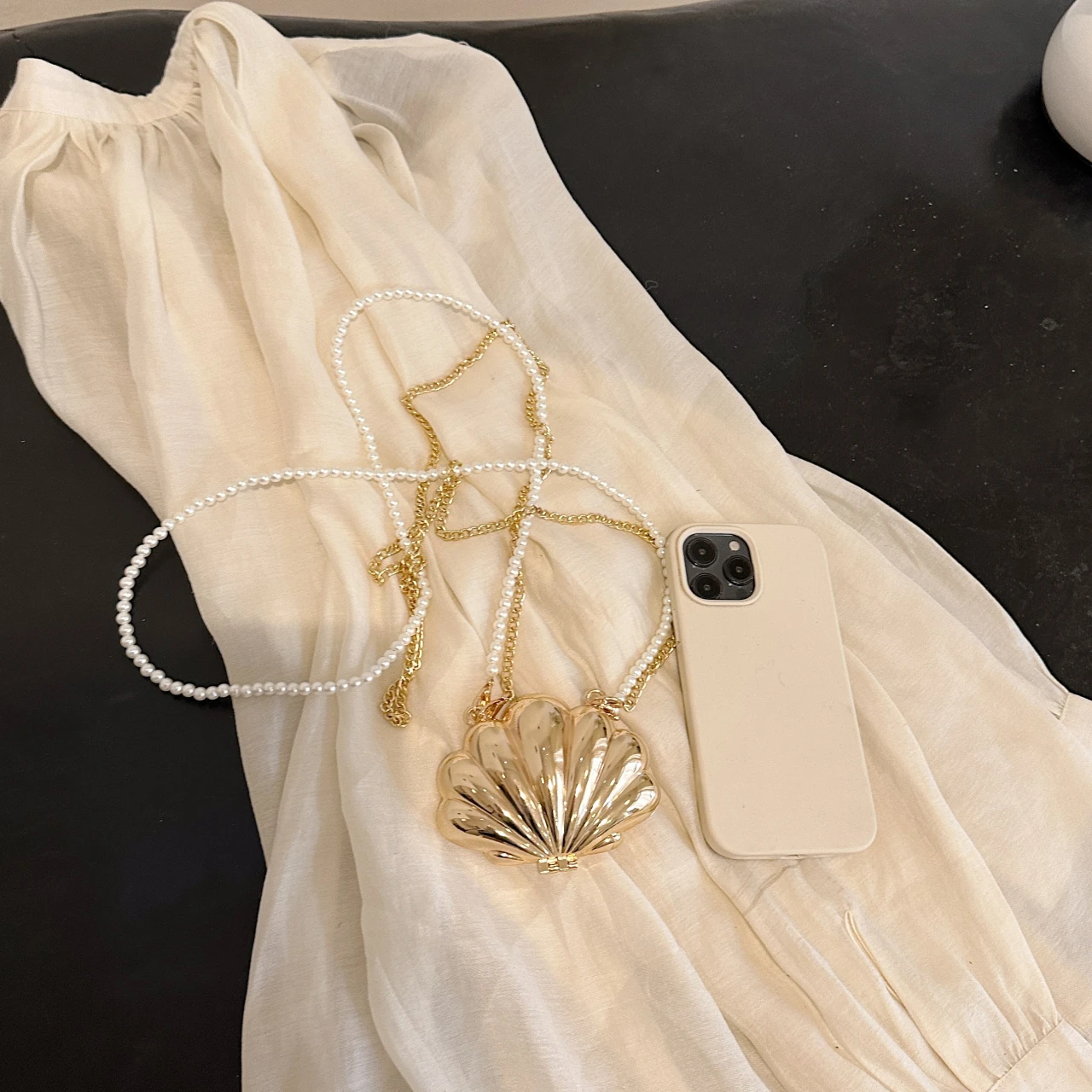 2024 New Metal Tiny Headphone Lipstick Bags For Women Fashion Mini Purse Crossbody Bag Gold Shell Clutch Designer Shoulder Bag