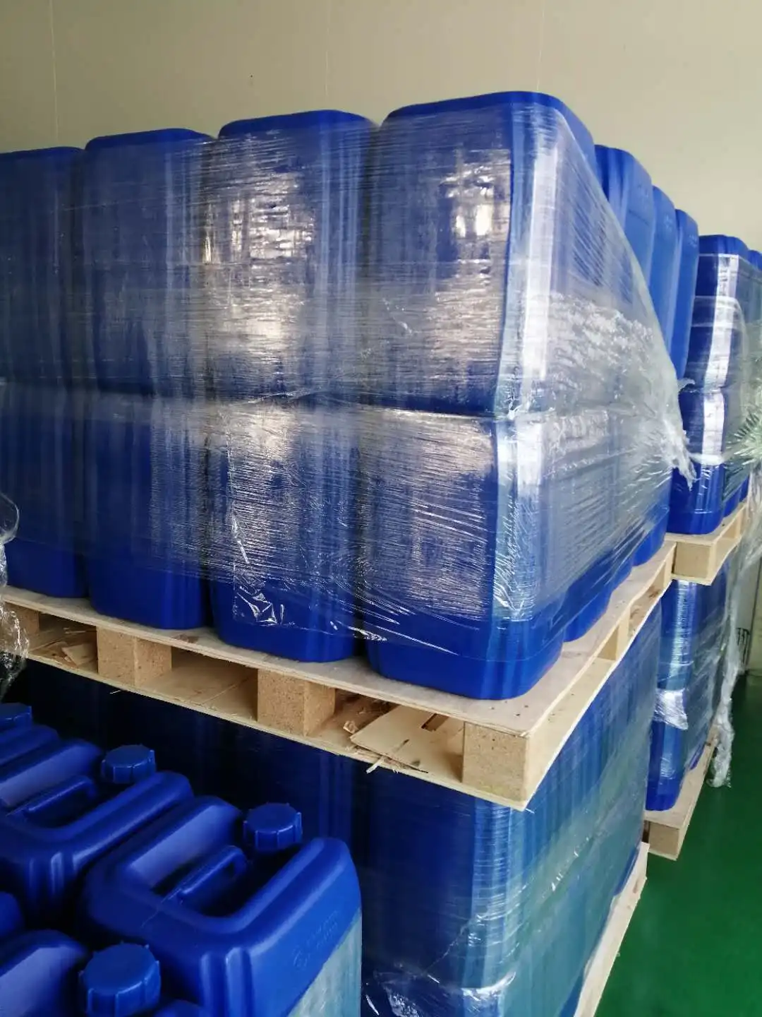 Heat resistant grade lactic acid as Electroless nickel plating complexing agent