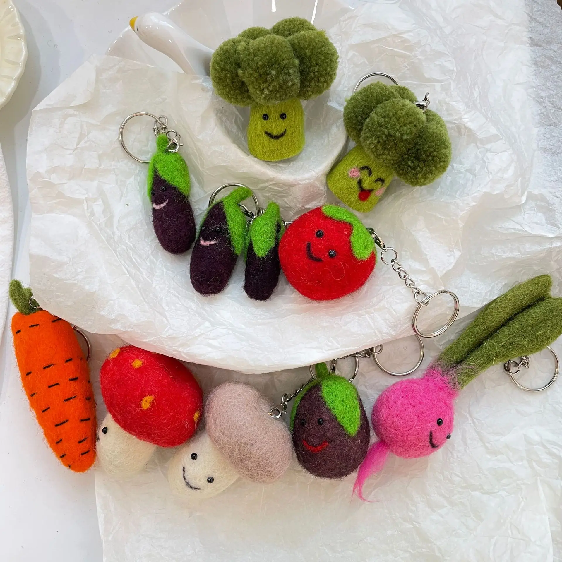 Handmade Plant Vegetable Plush Toys Grapes Tomato Eggplant Sewant Mushrooms Beet Broccoli Stuffed Felt Toy Soft Keychain Gift