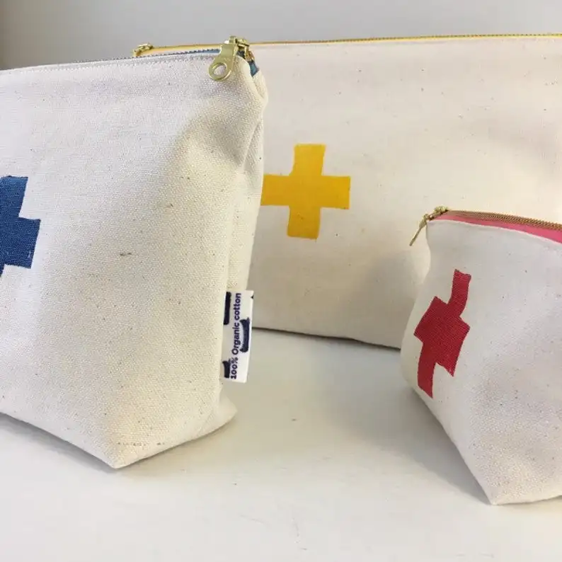 
Canvas Zipper Pouch. Choose between 5 sizes. Natural Cotton Canvas with Gold Zipper. 