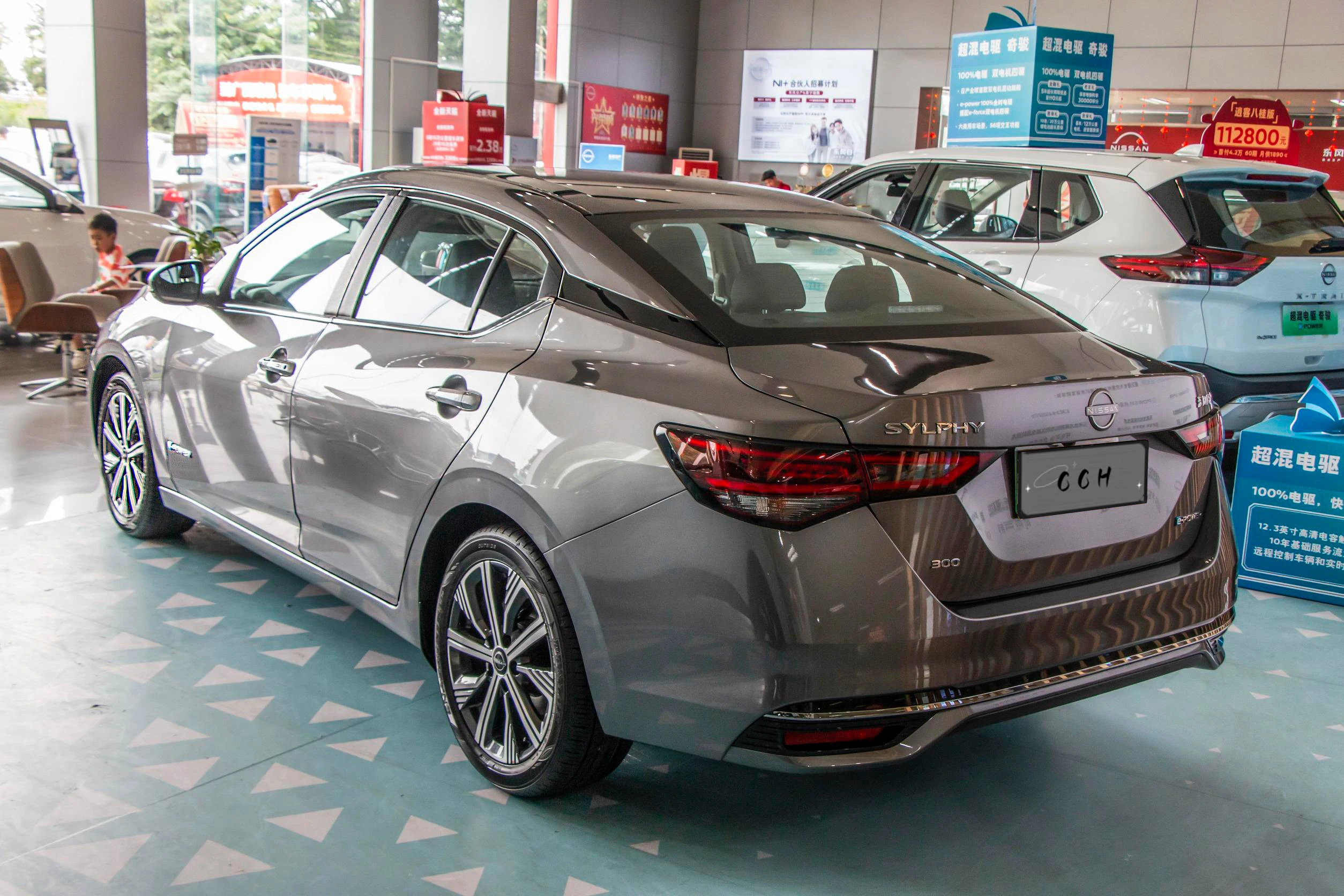 Deposit high match Nissan Bluebird Sylphy Electric SUV 5 Seats with Light Interior Left Steering New Energy Vehicle for Sale